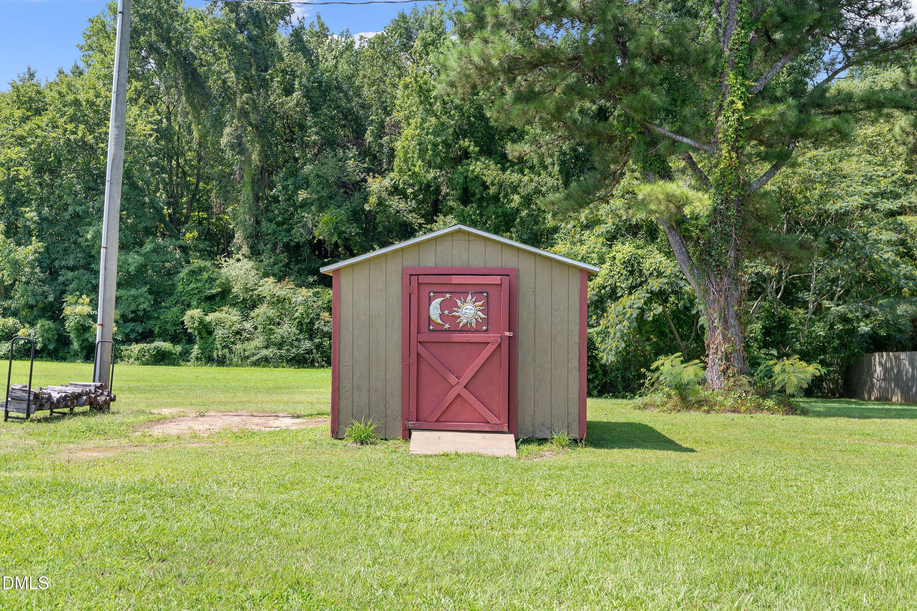 main property photo 41