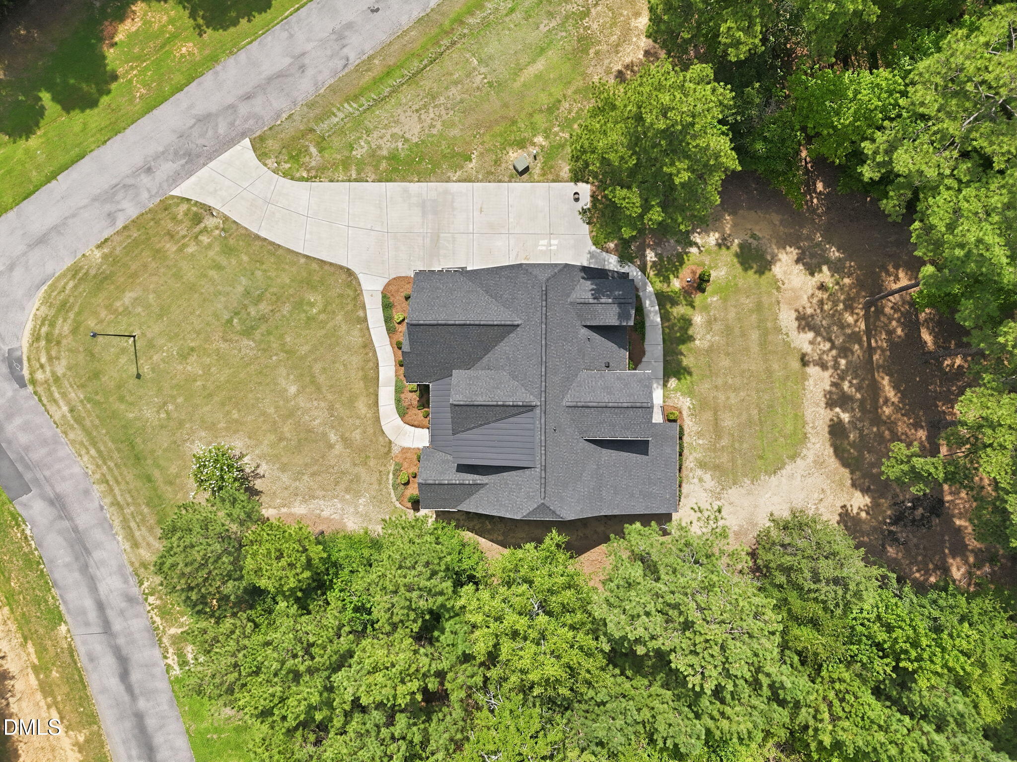 main property photo 16