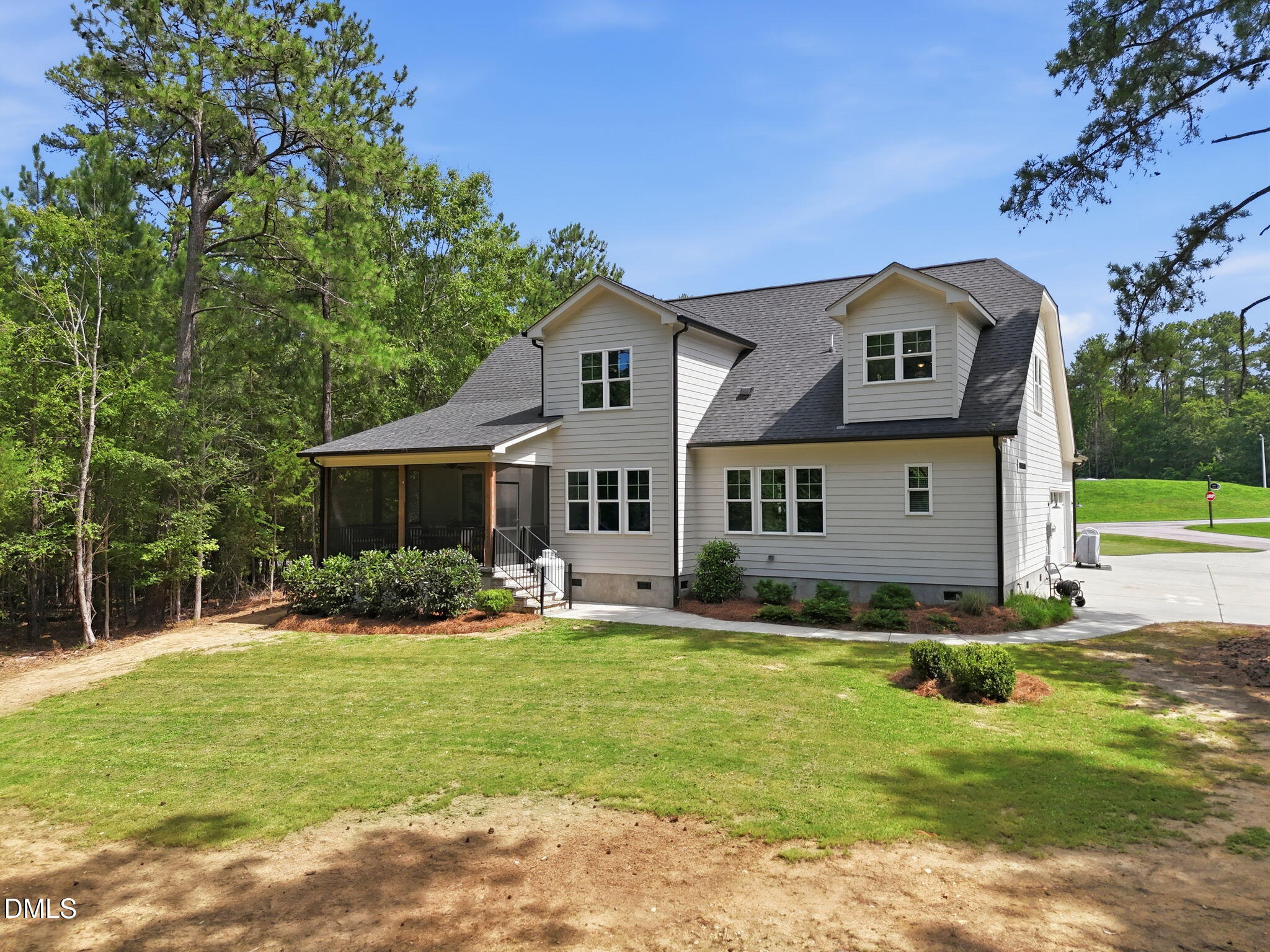 main property photo 23