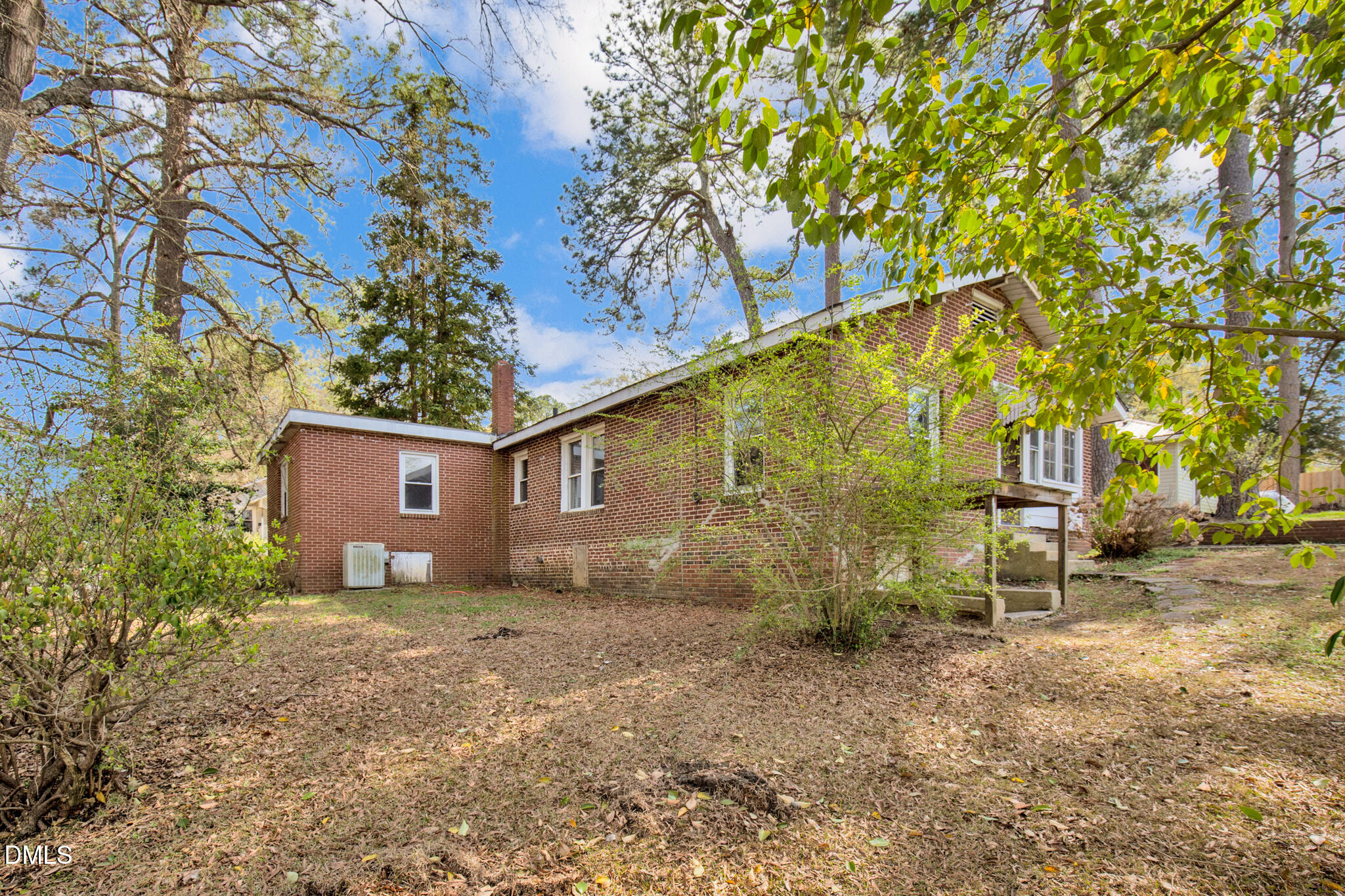 main property photo 25