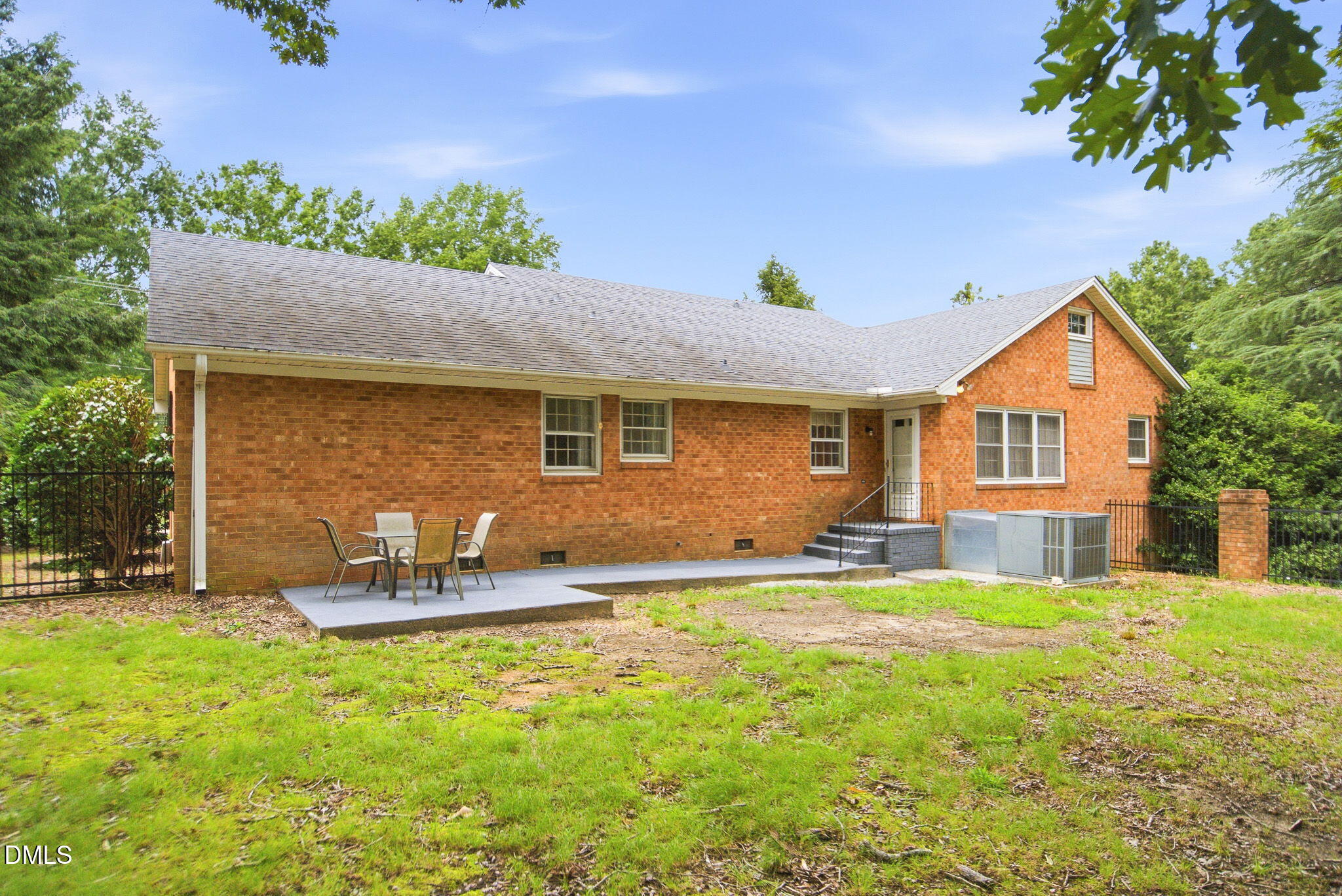 main property photo 45