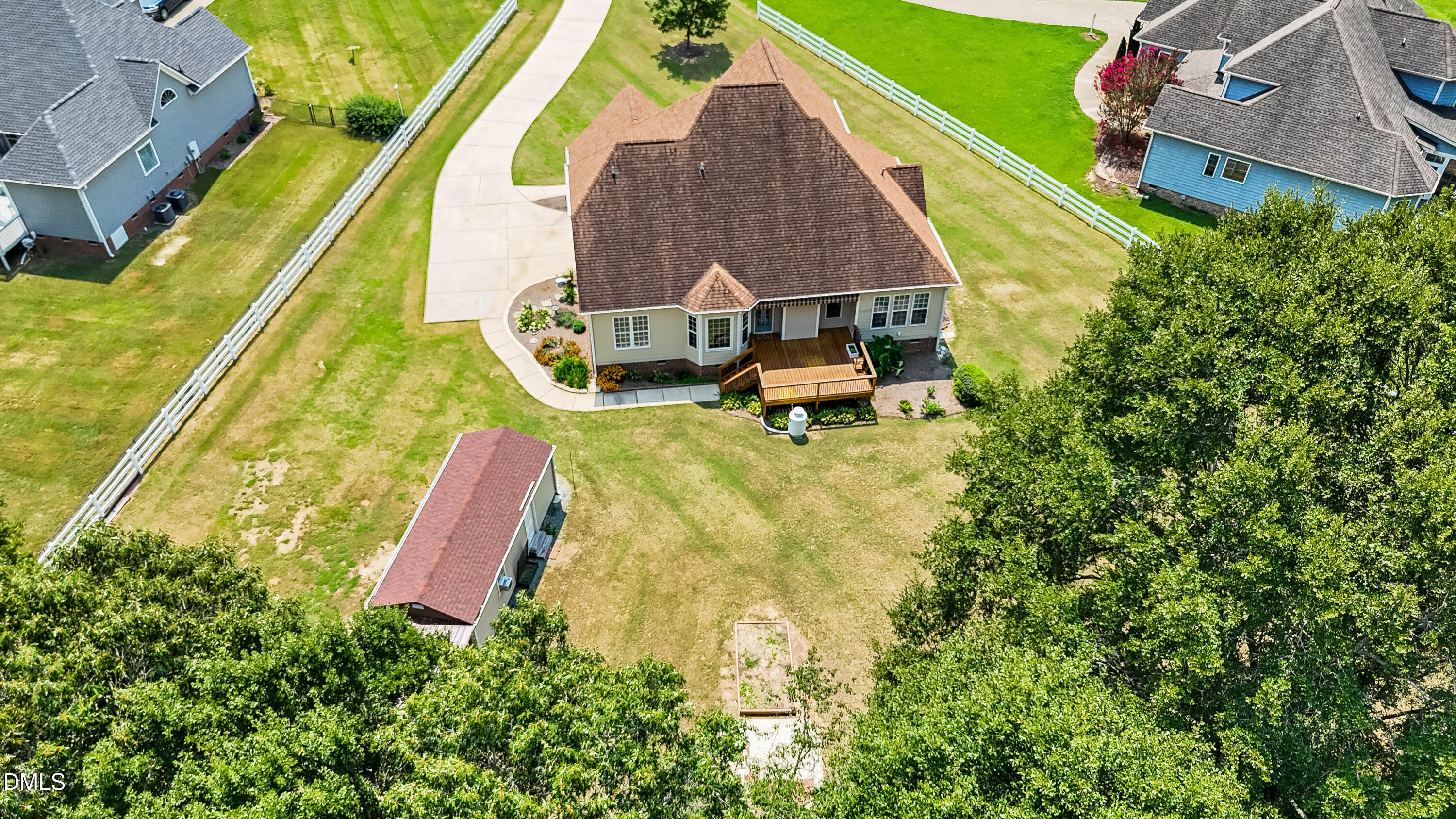 main property photo 6