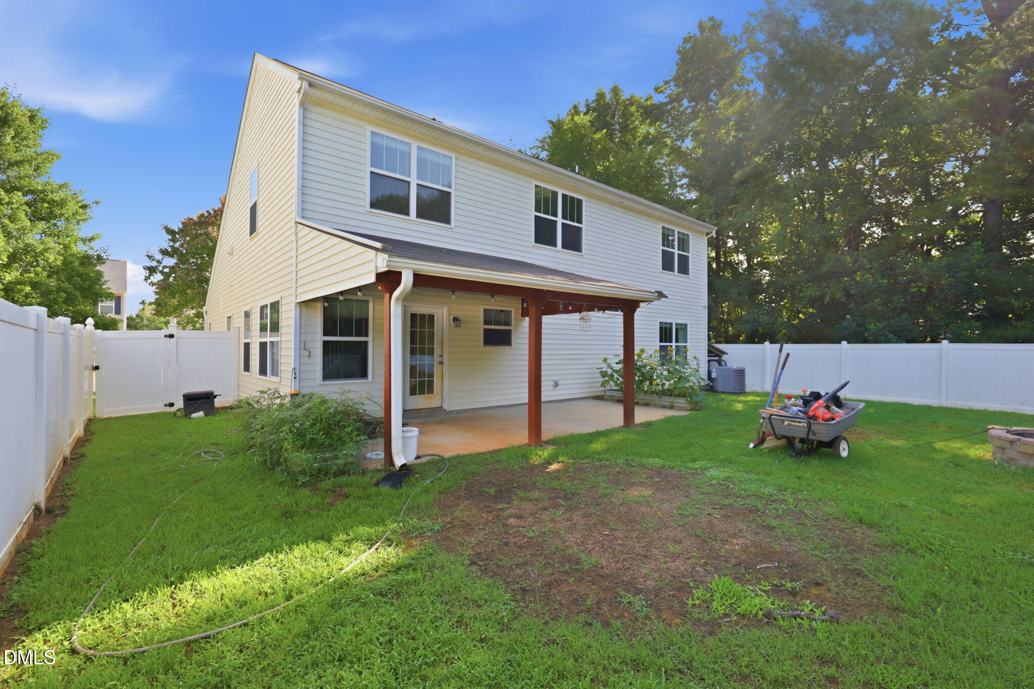 main property photo 24