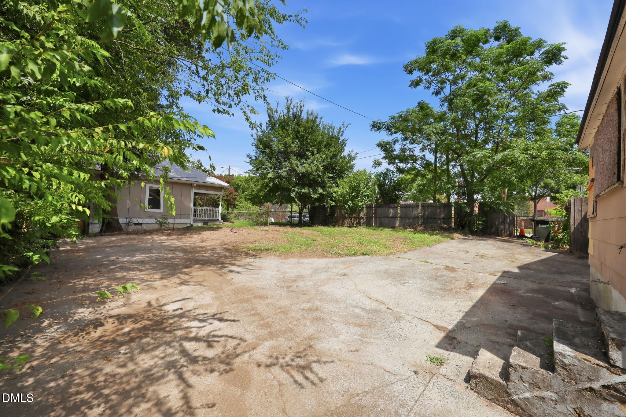 main property photo 23