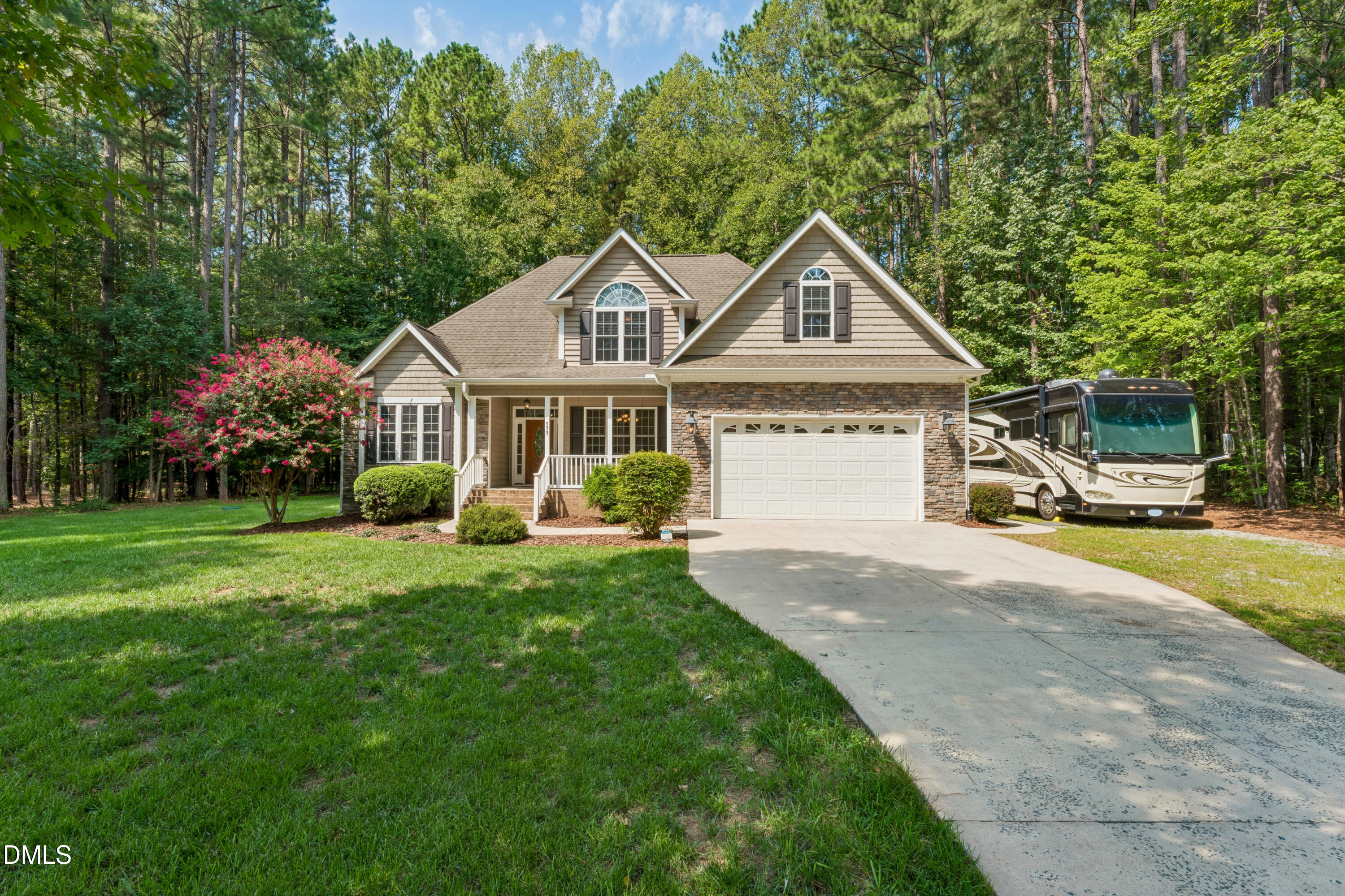 main property photo 45