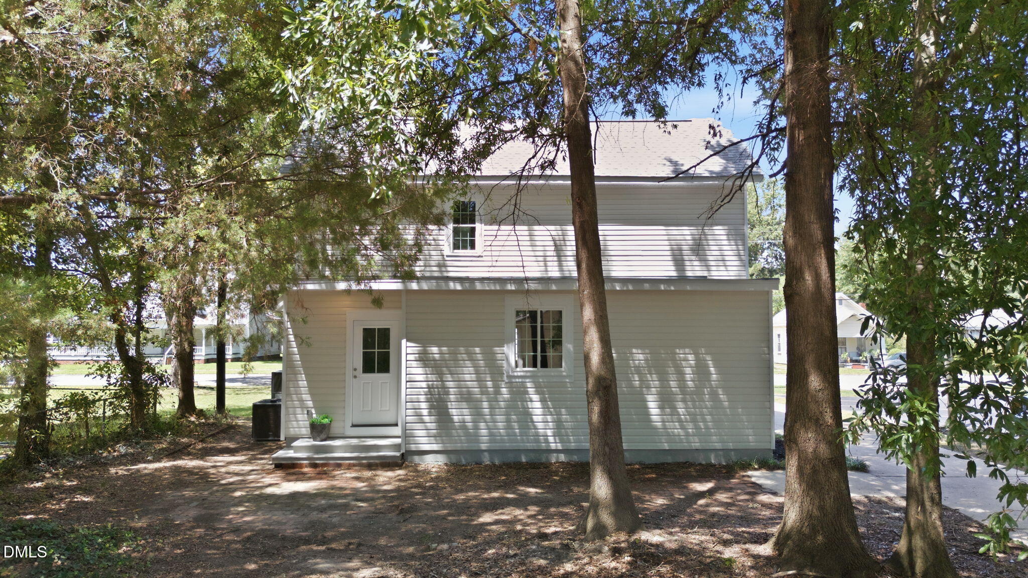 main property photo 33
