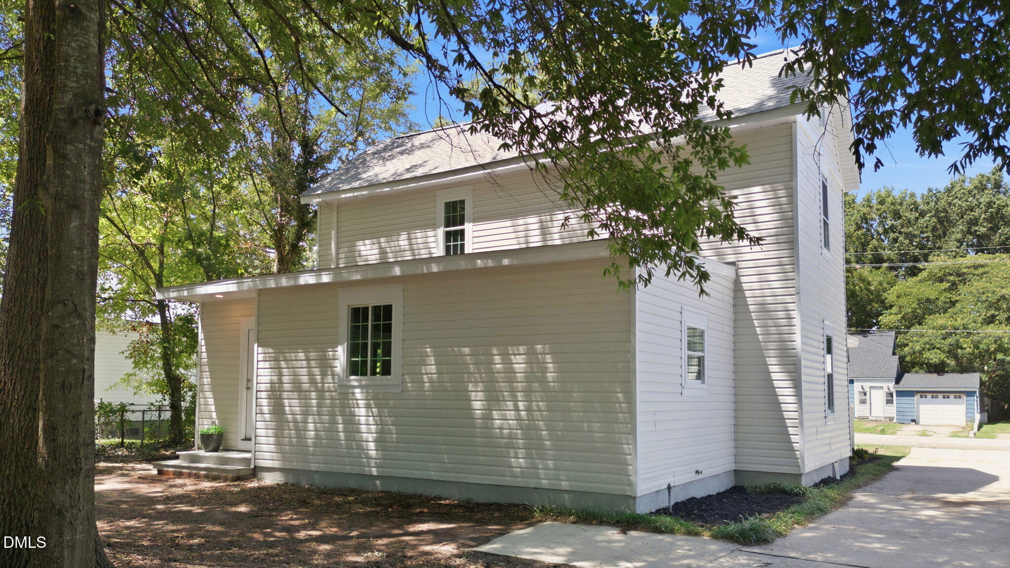 main property photo 34