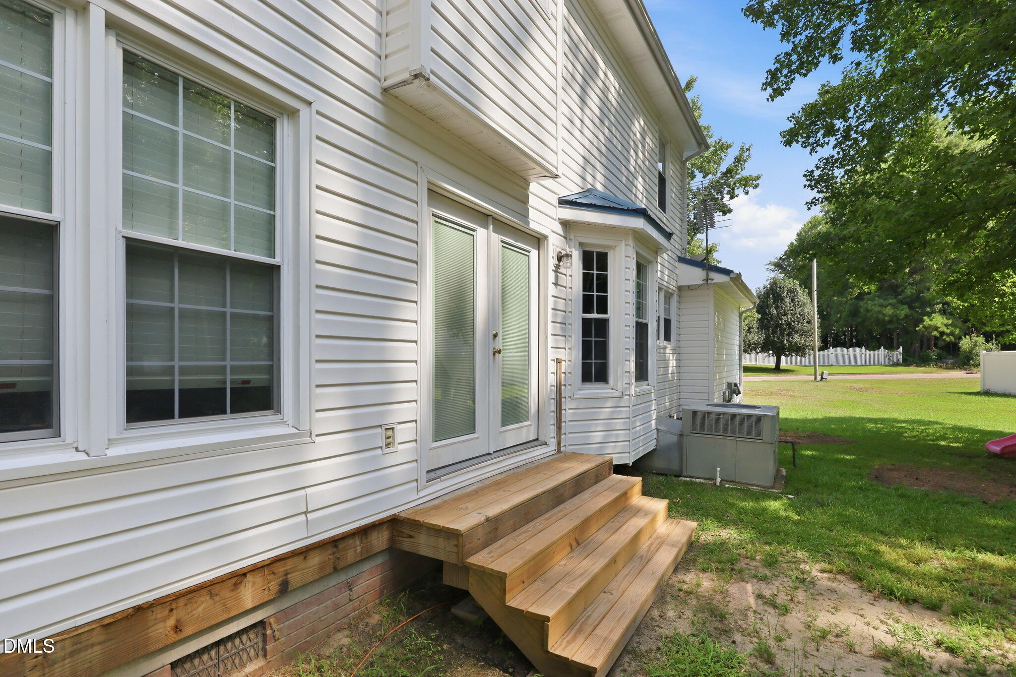 main property photo 38