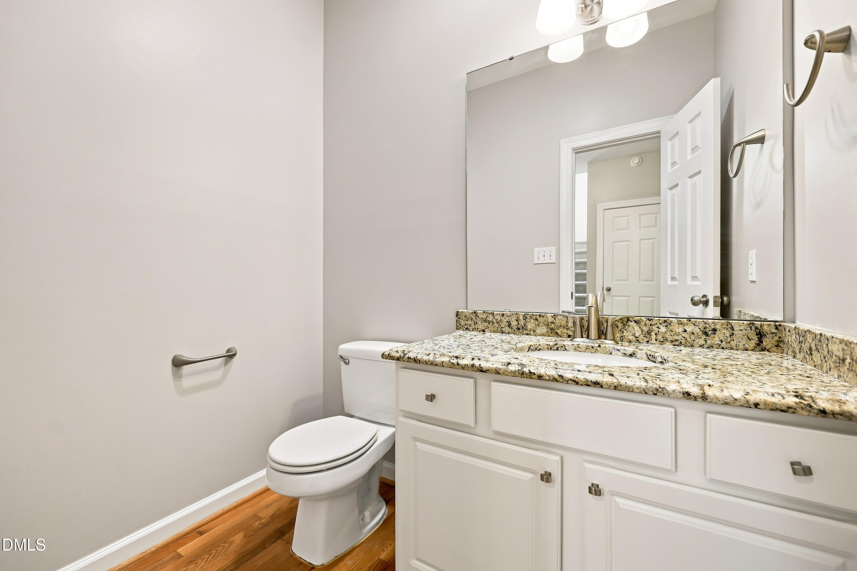 main property photo 20