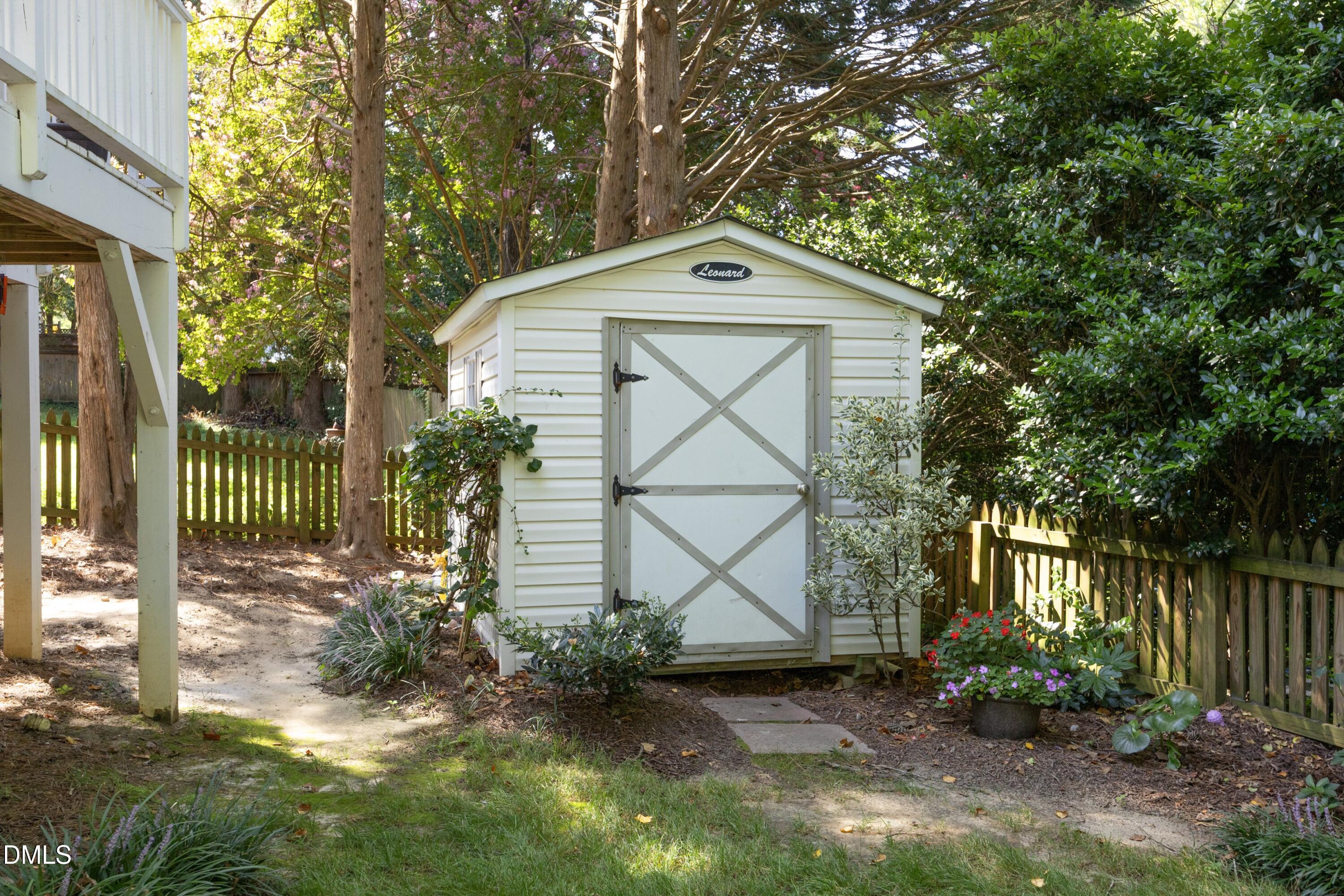 main property photo 30