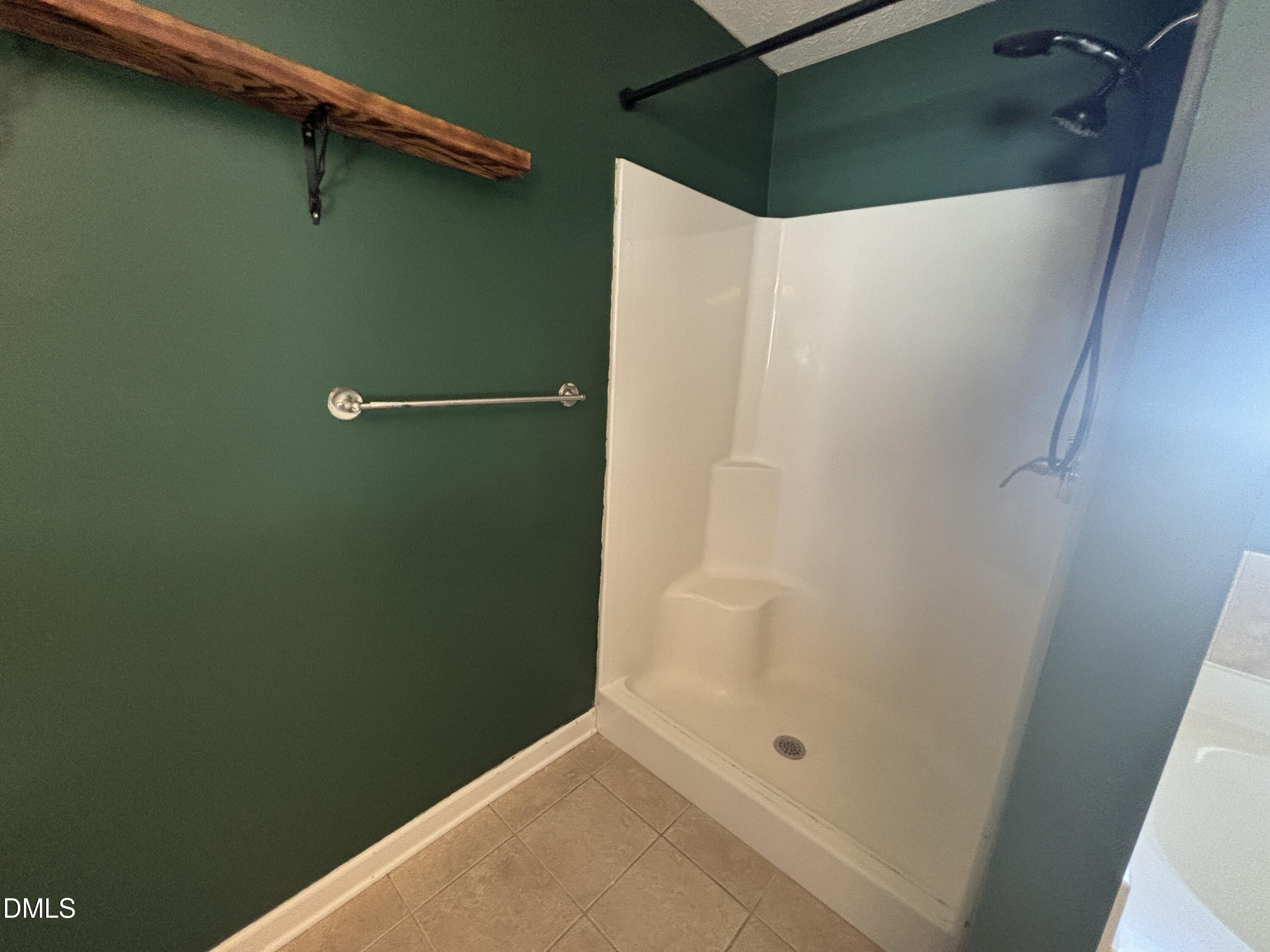 main property photo 33