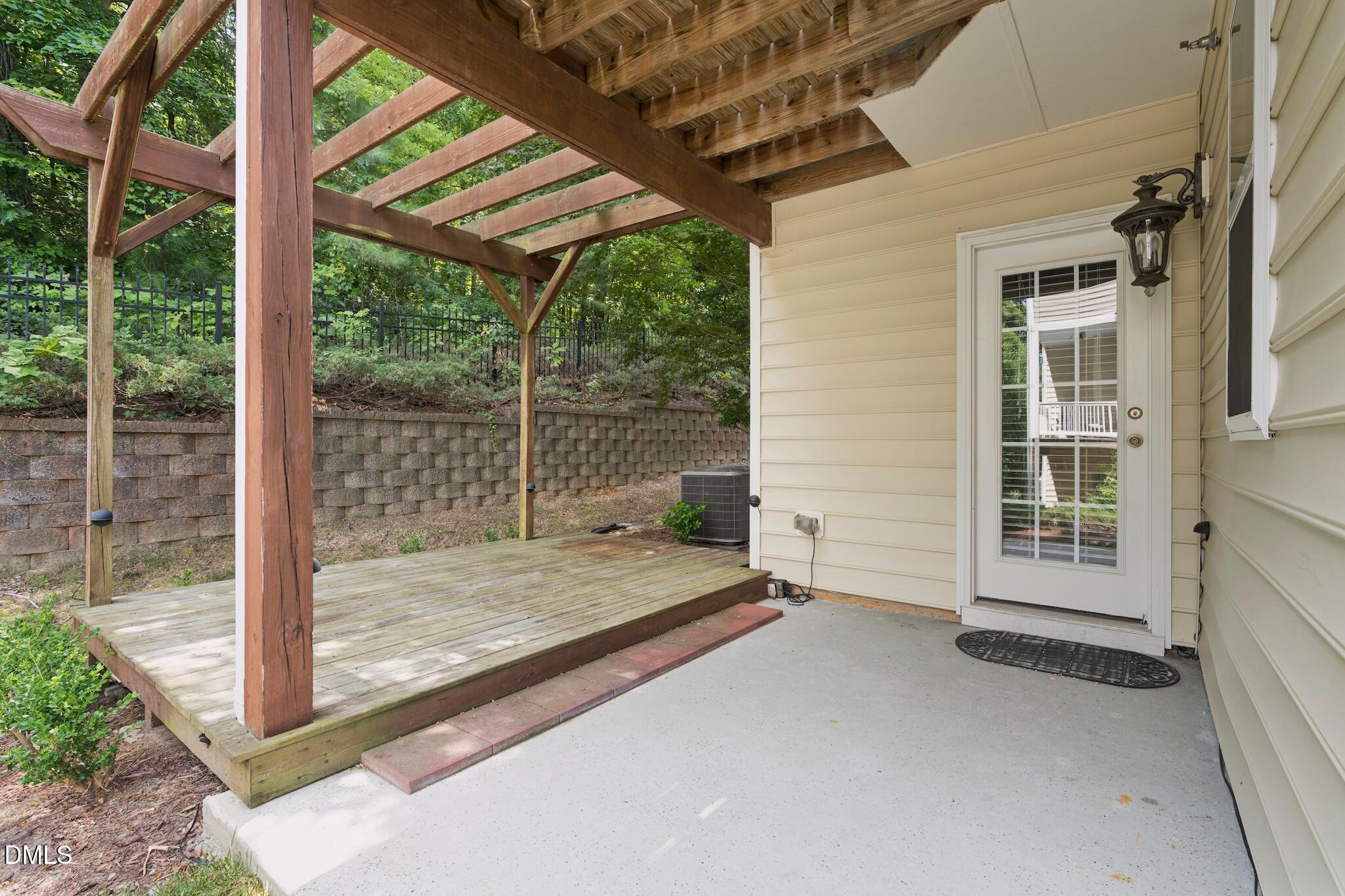 main property photo 31