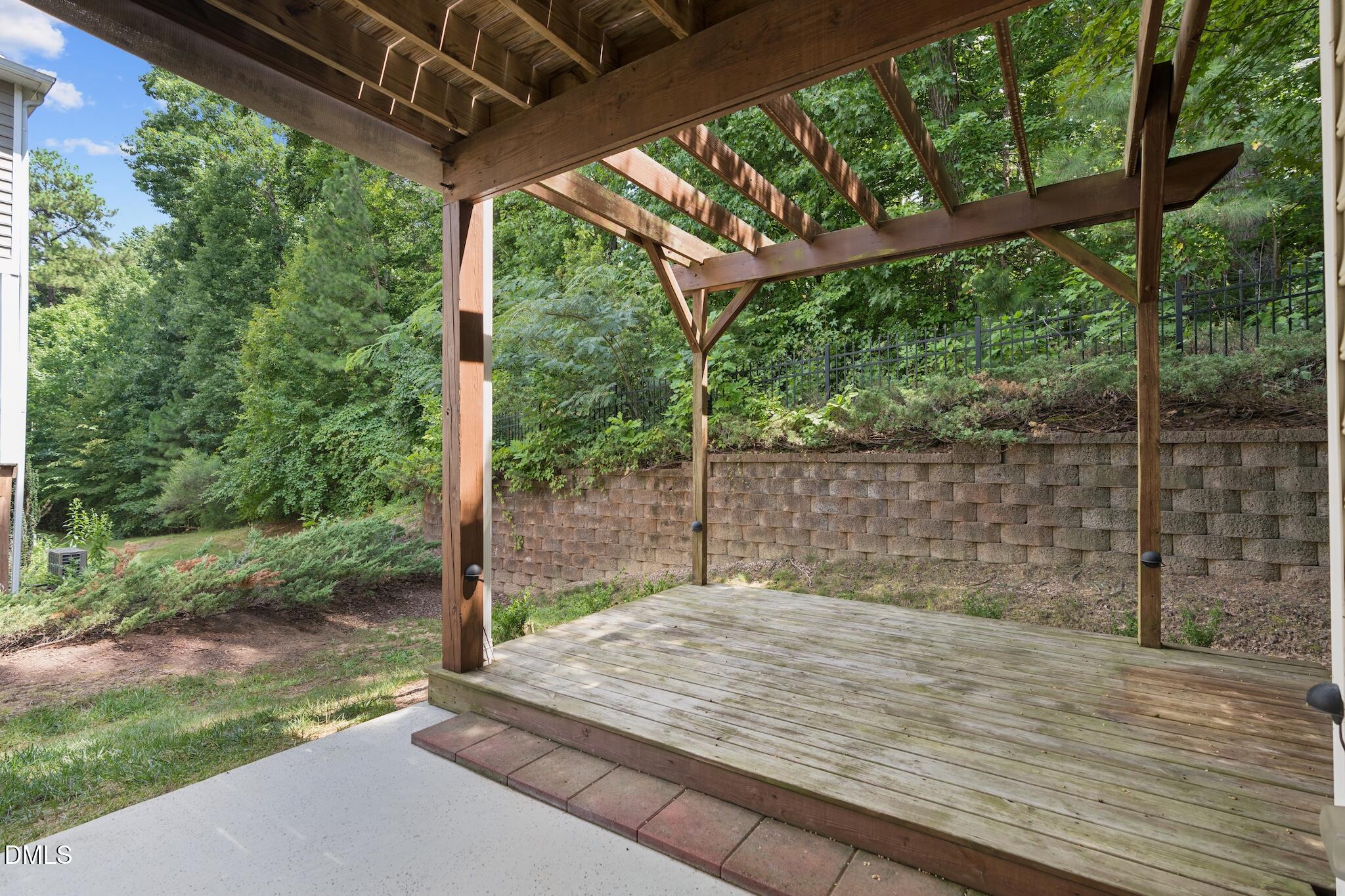main property photo 32