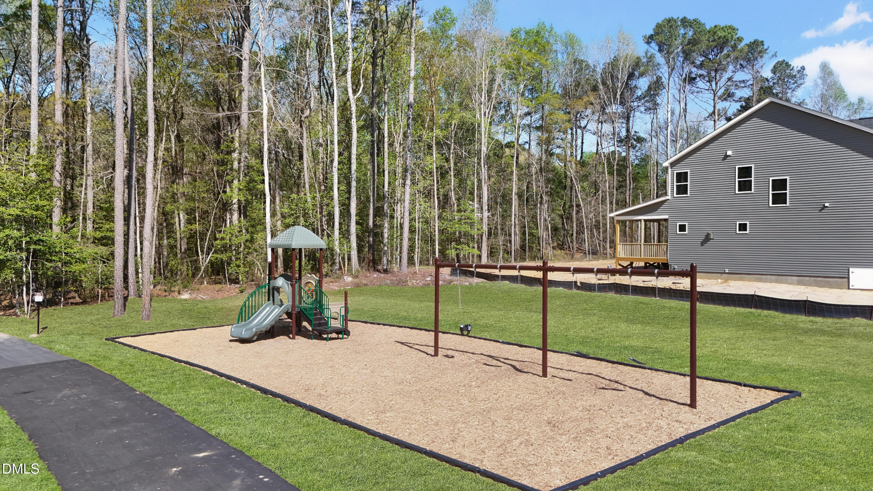 main property photo 40