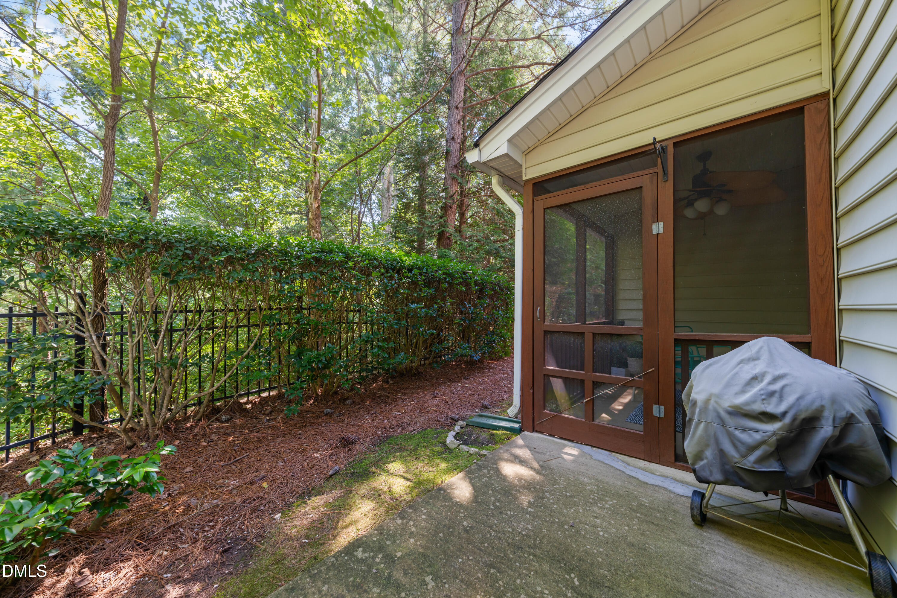 main property photo 36