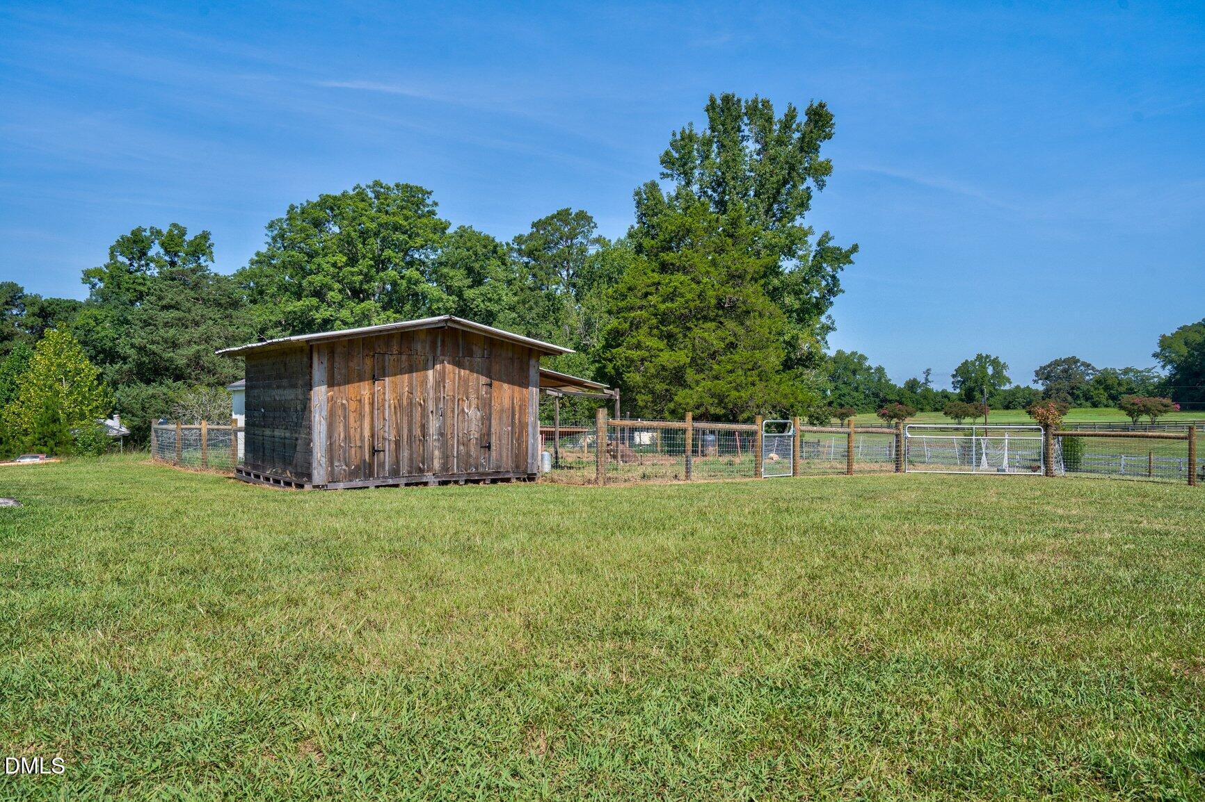 main property photo 34