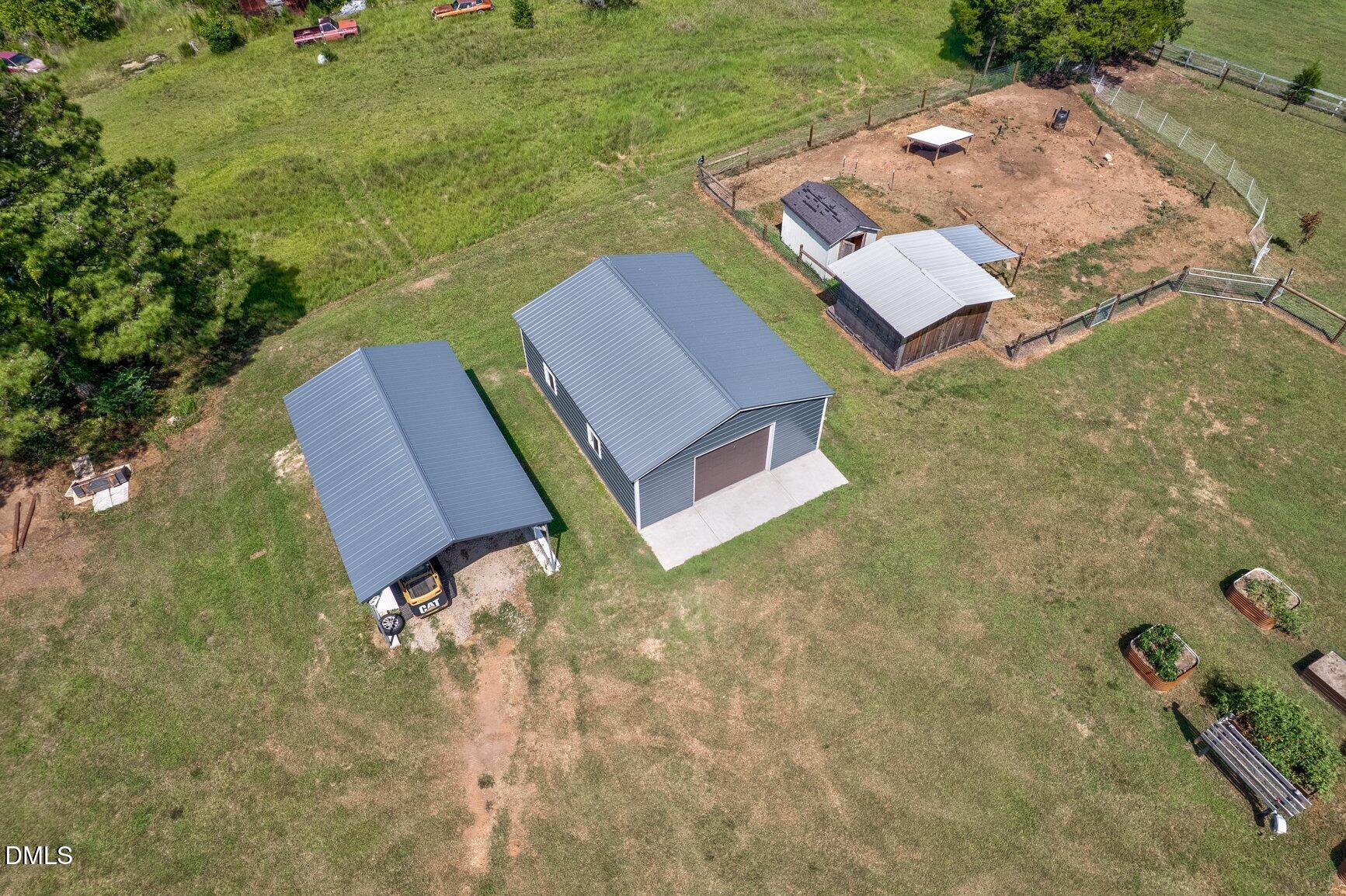 main property photo 40