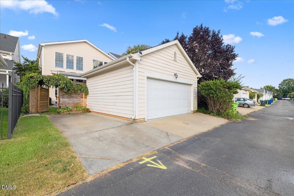 main property photo 32