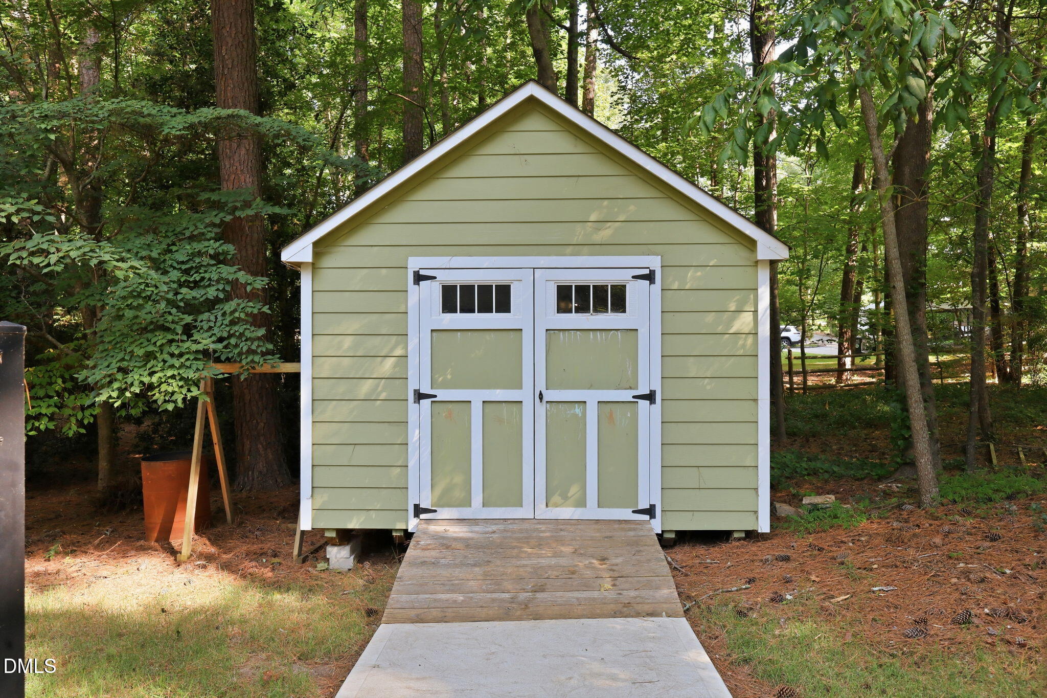 main property photo 40