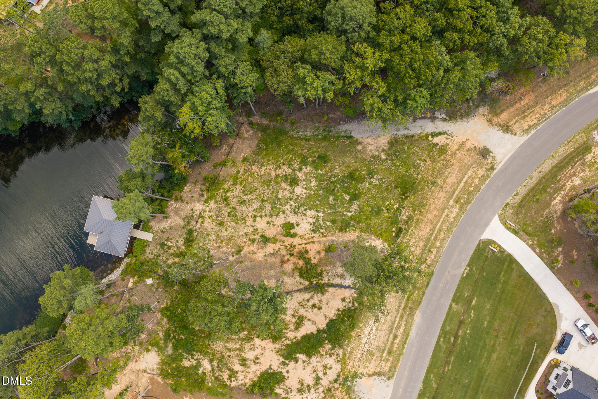 main property photo 28