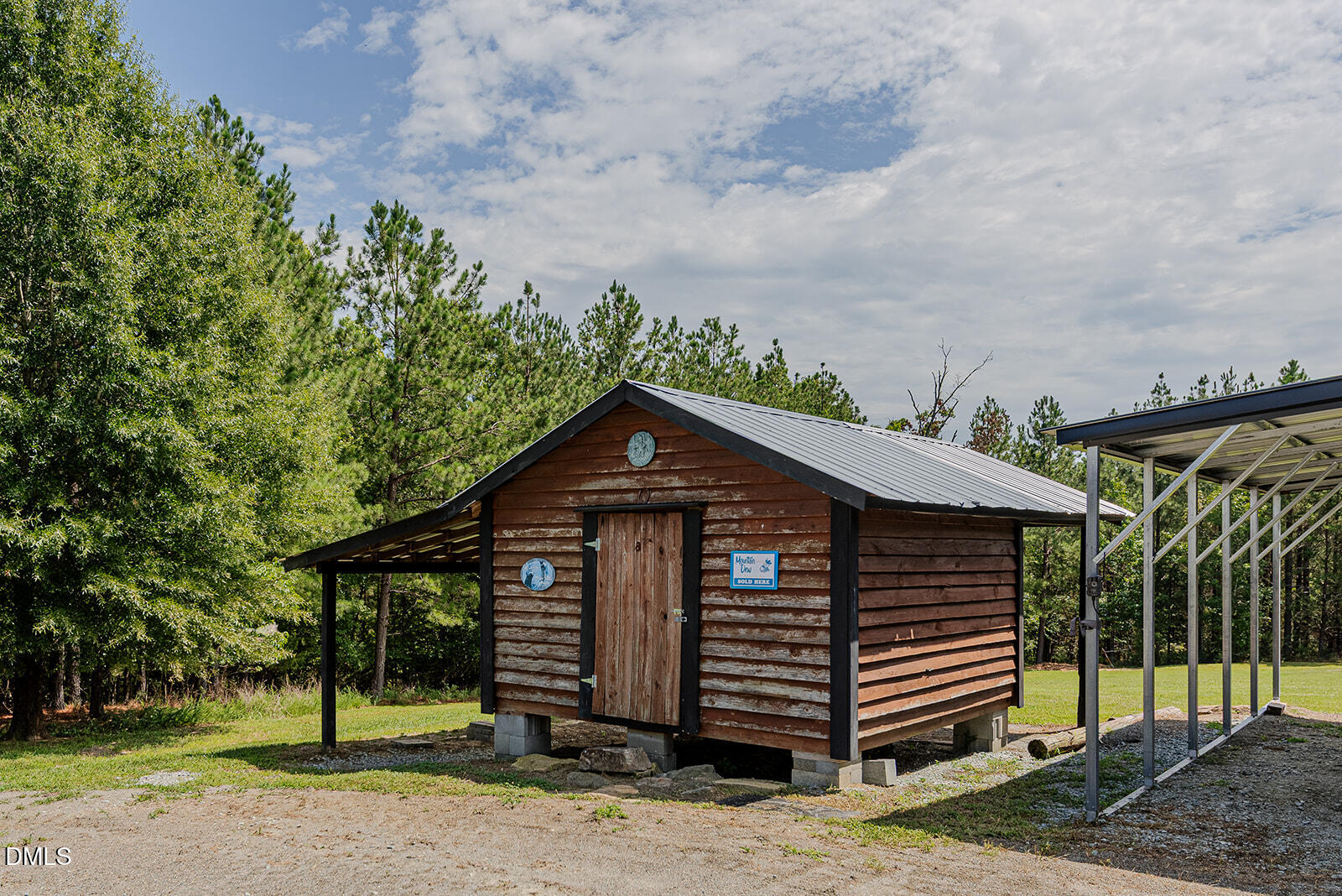 main property photo 45
