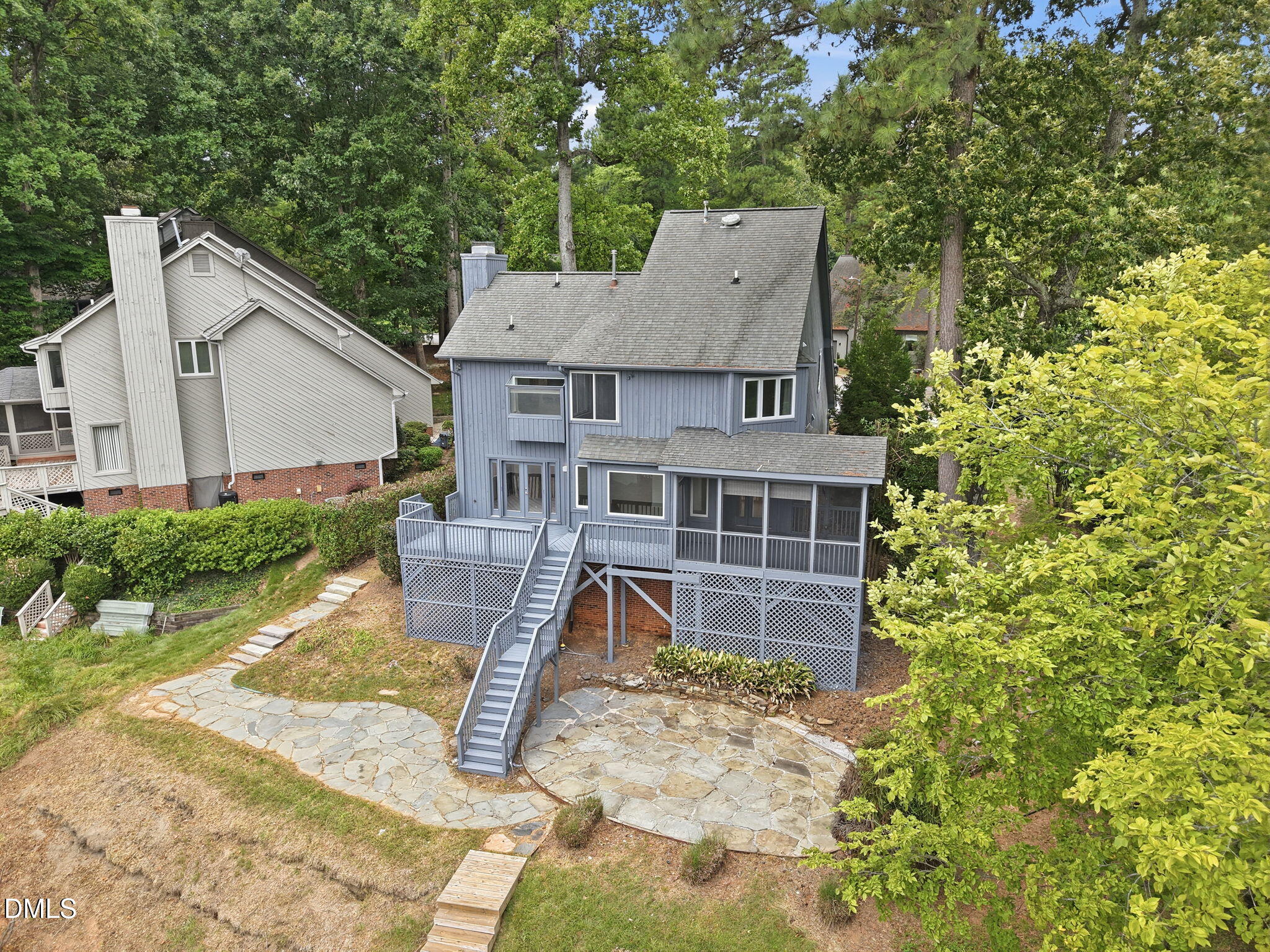 main property photo 11