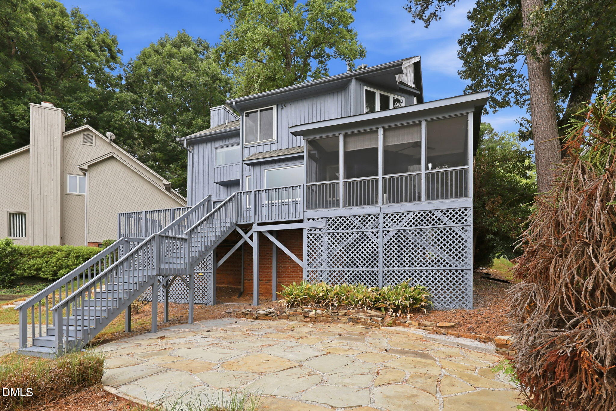main property photo 19
