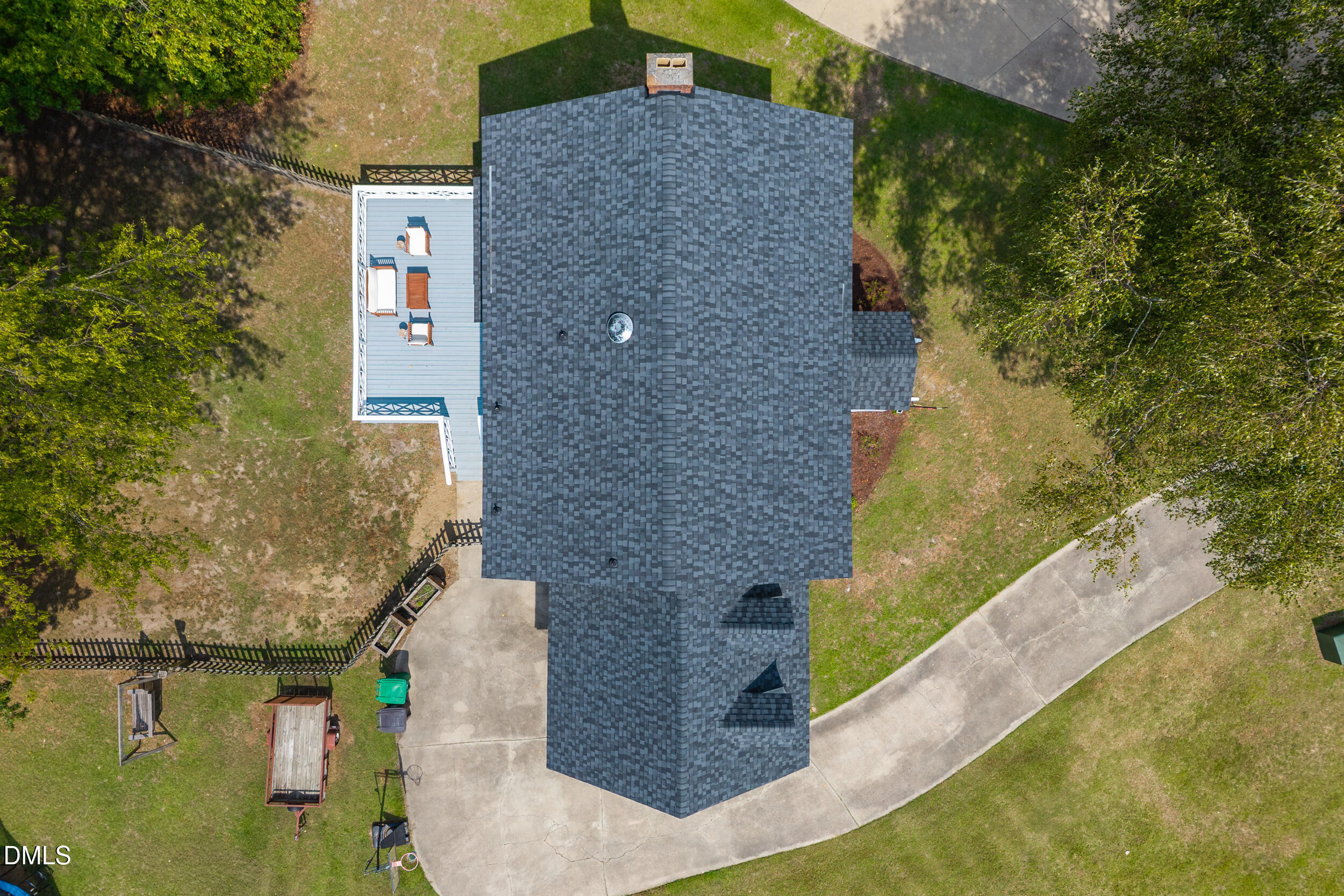 main property photo 44