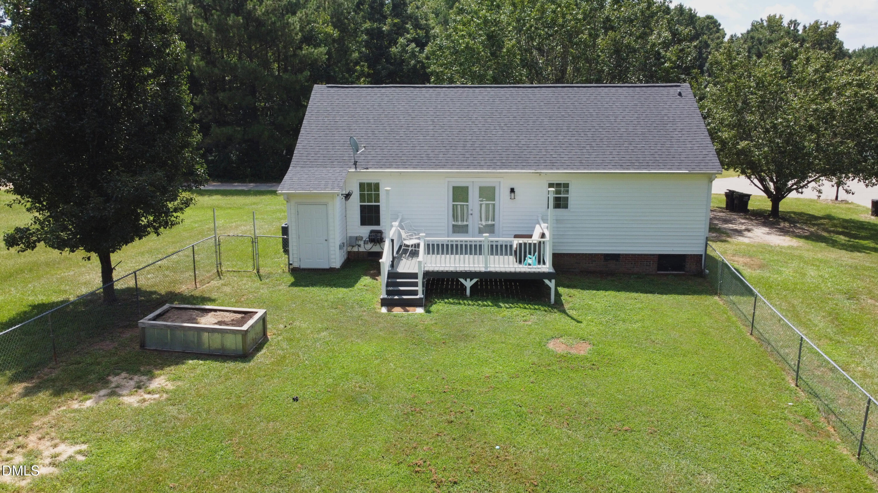 main property photo 22