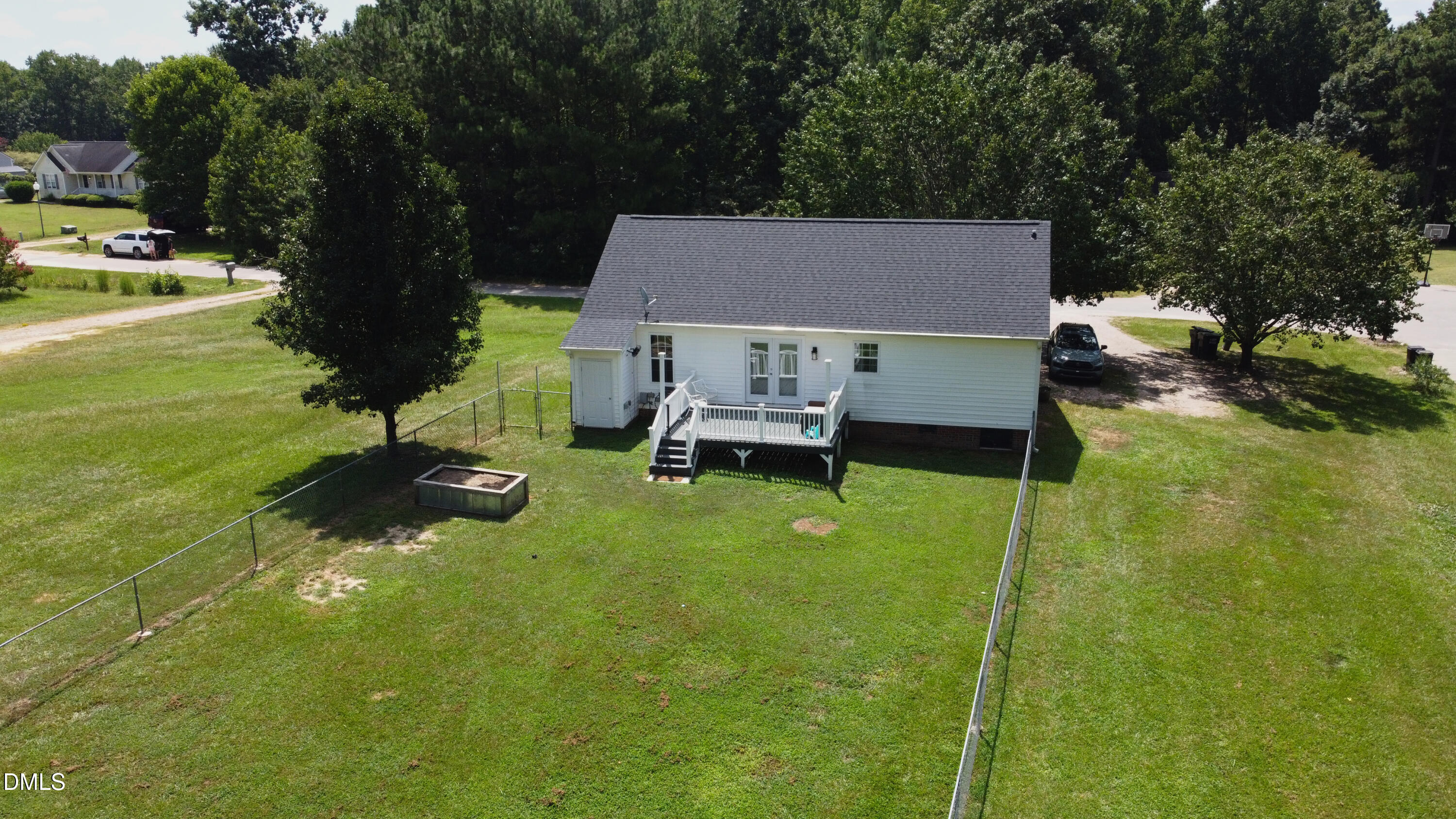 main property photo 23
