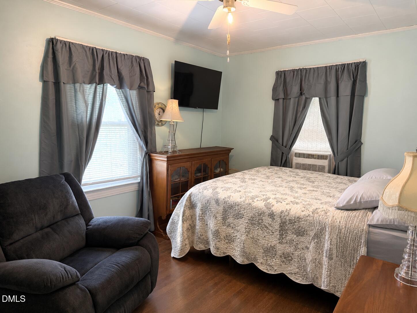 main property photo 6