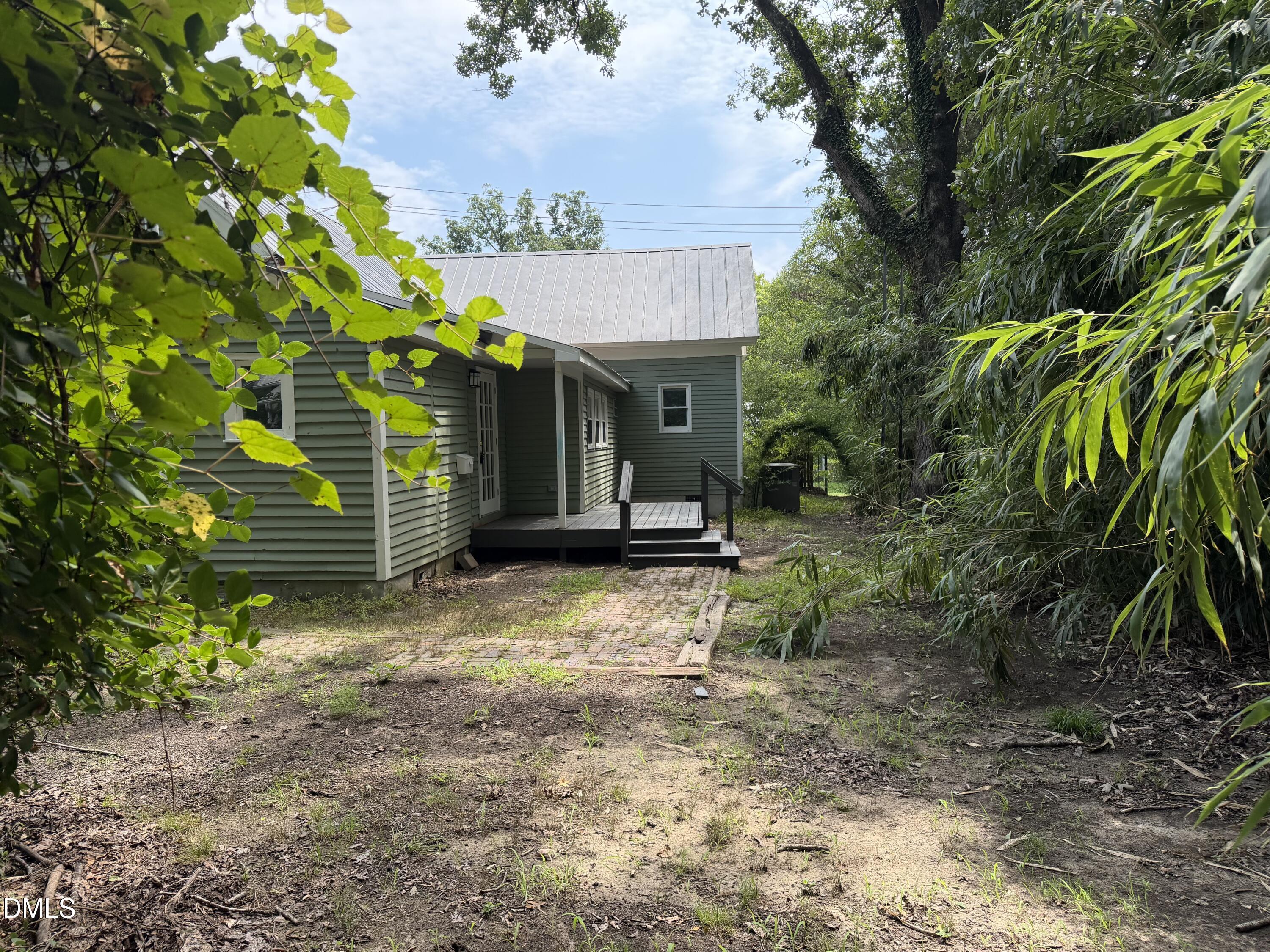 main property photo 16