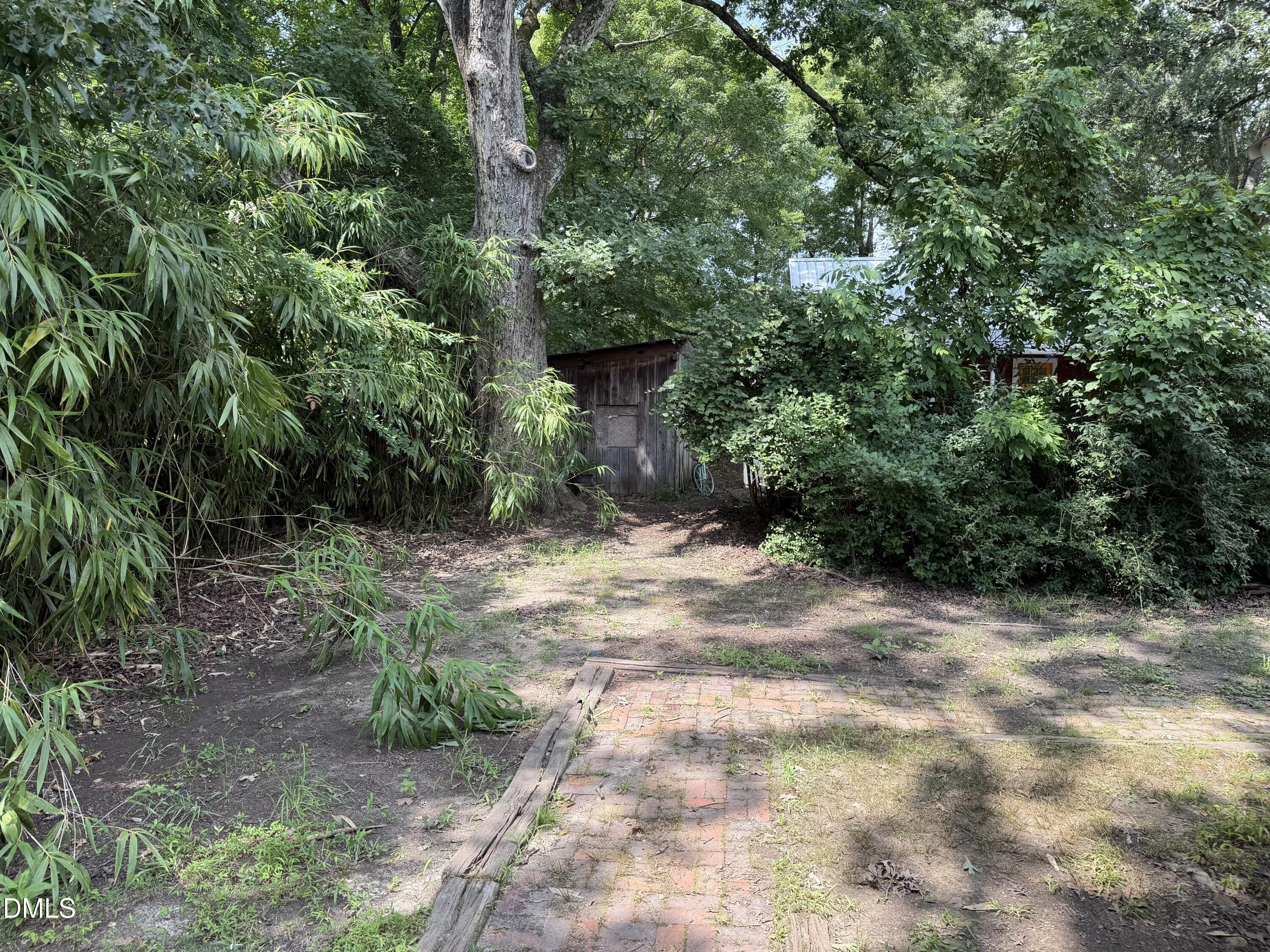 main property photo 18