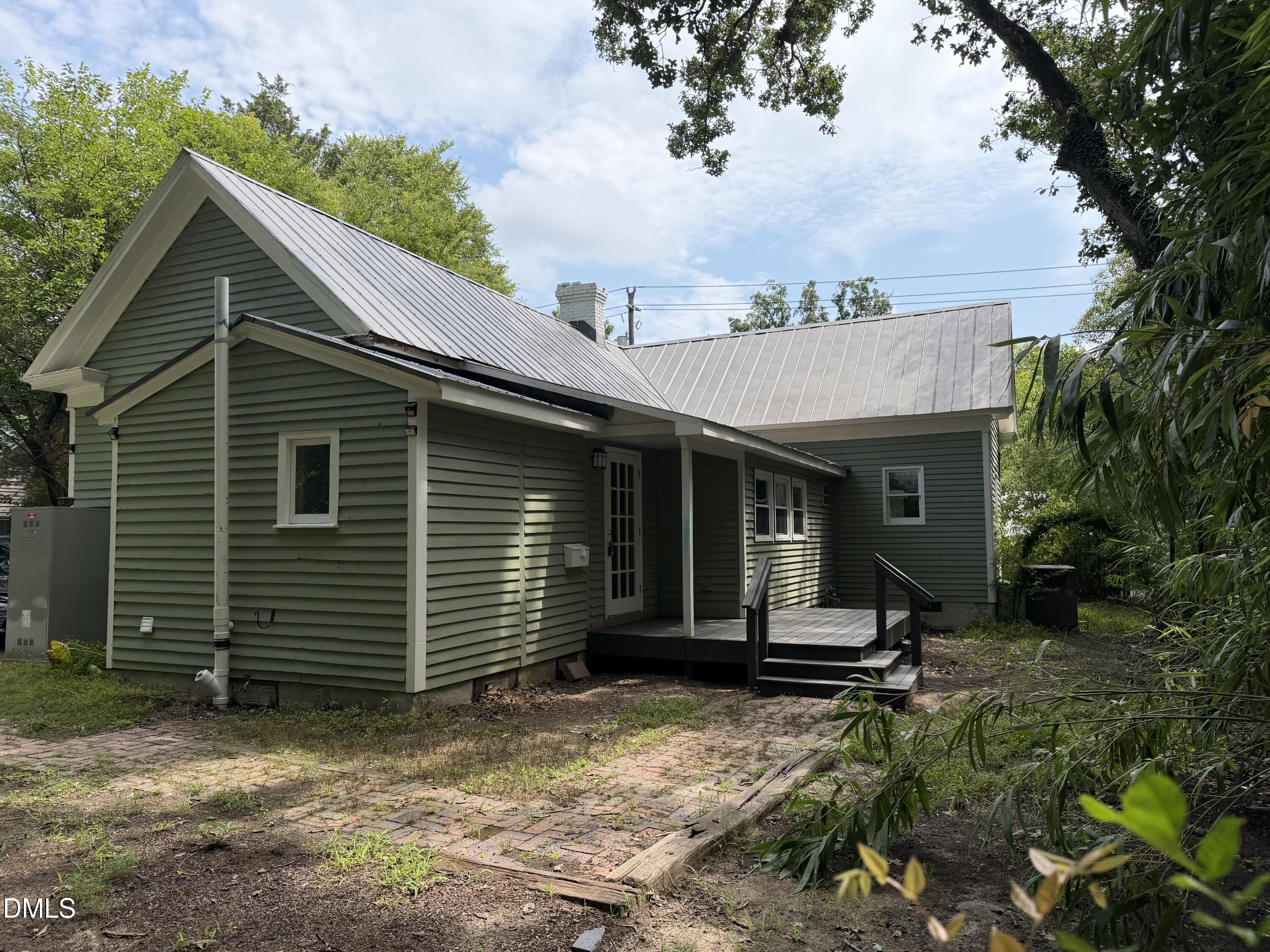main property photo 19