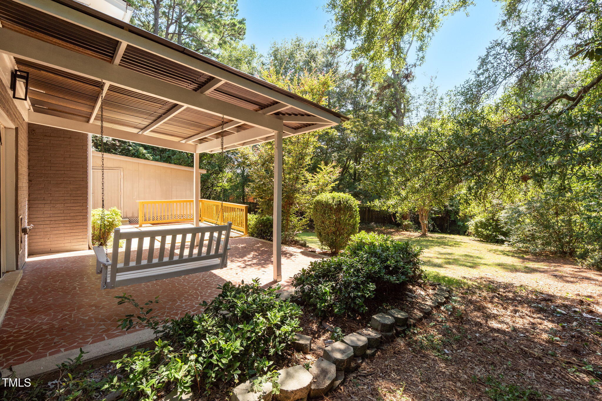 main property photo 27
