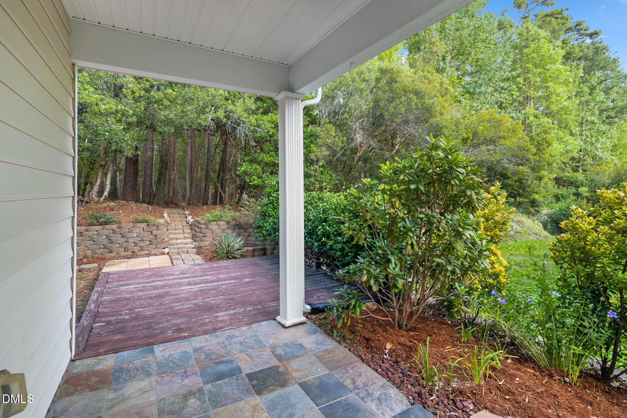main property photo 28