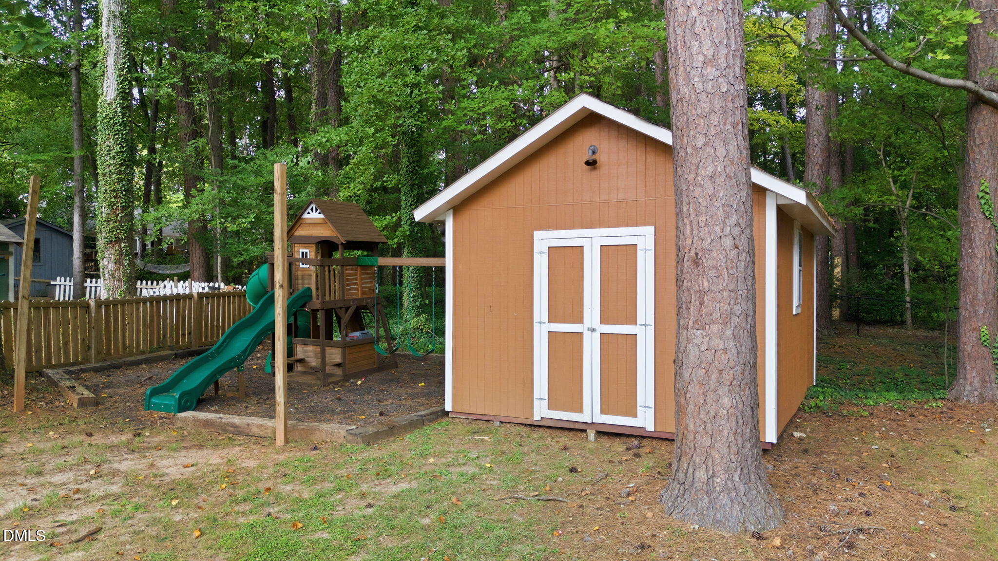 main property photo 30