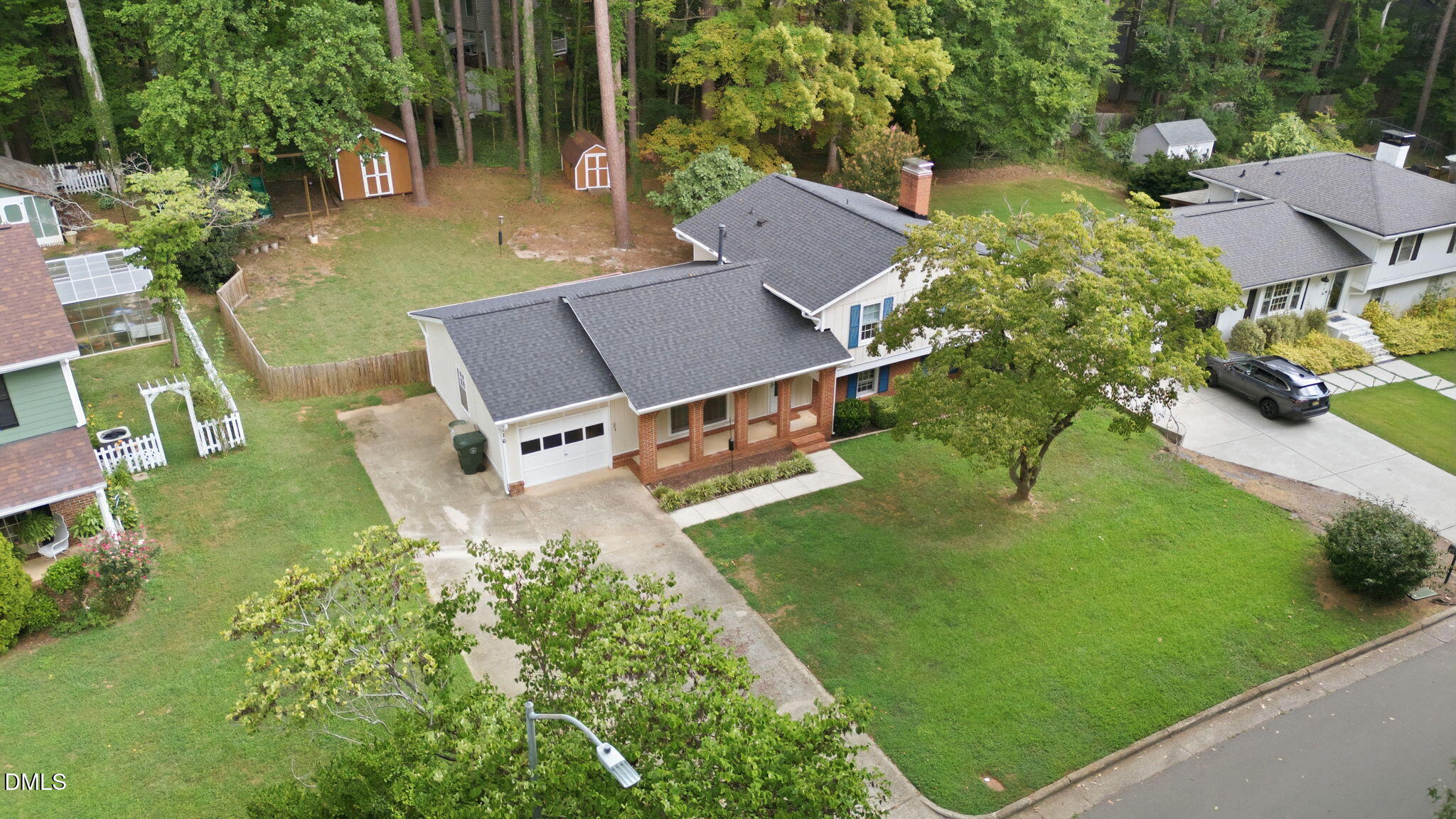 main property photo 33