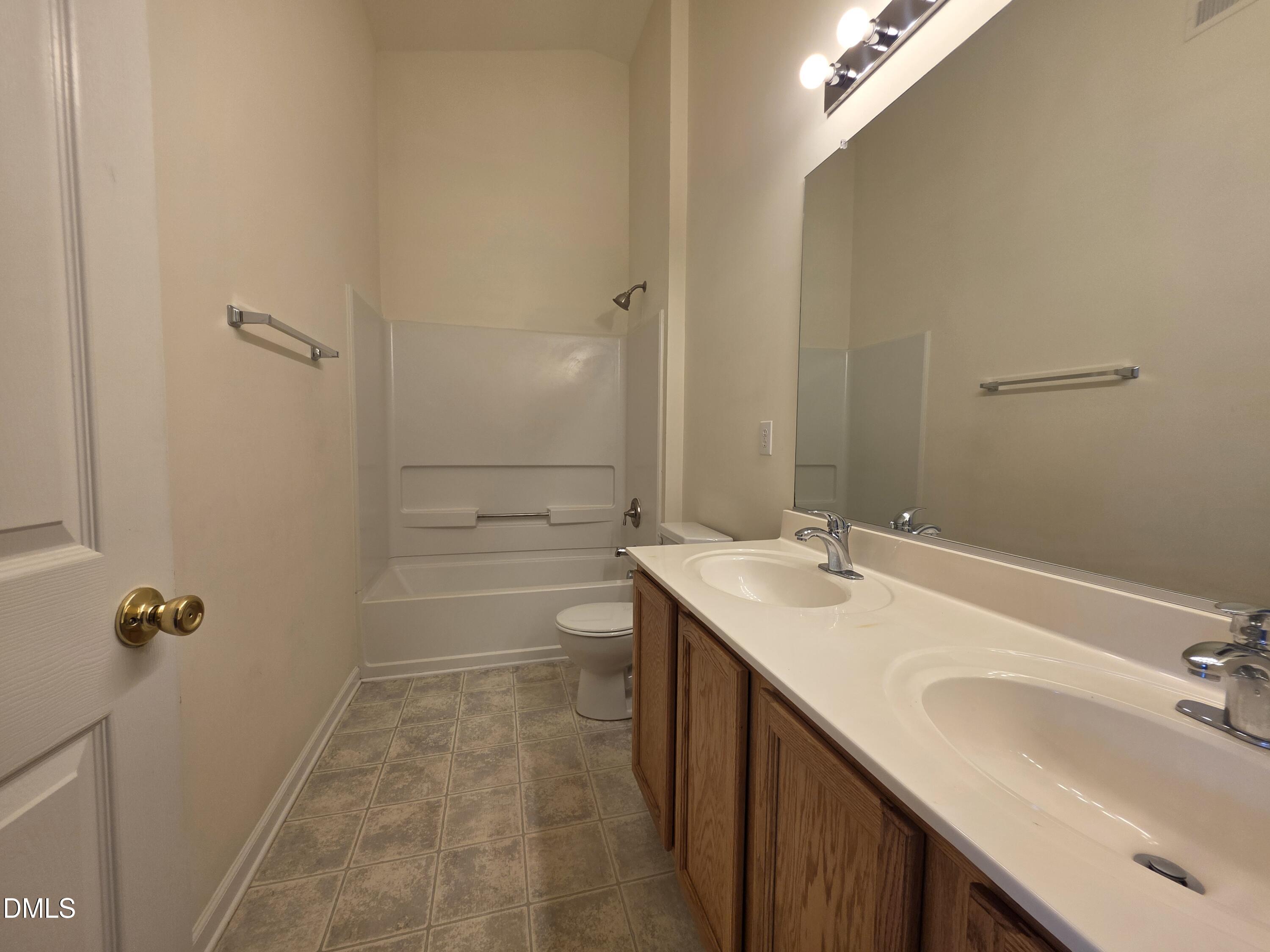 main property photo 19