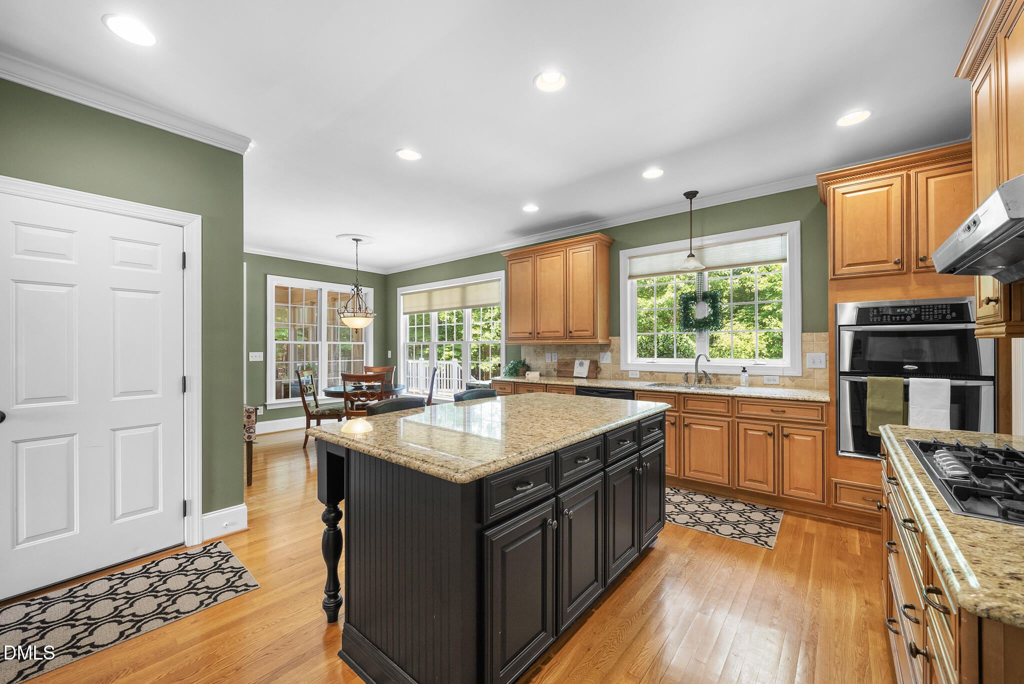 main property photo 8