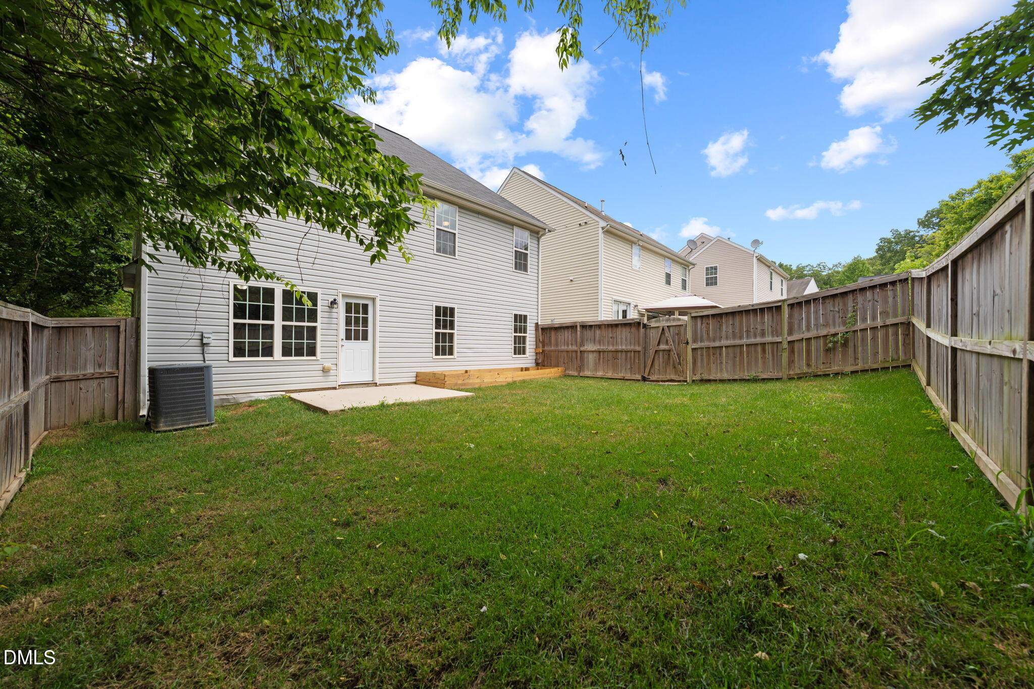 main property photo 30