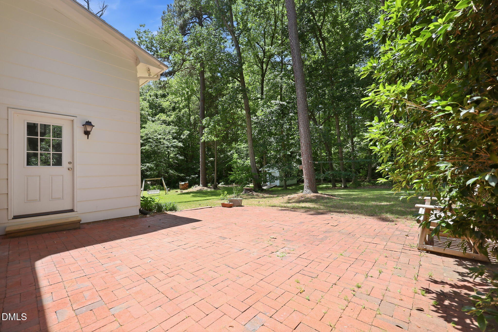 main property photo 25