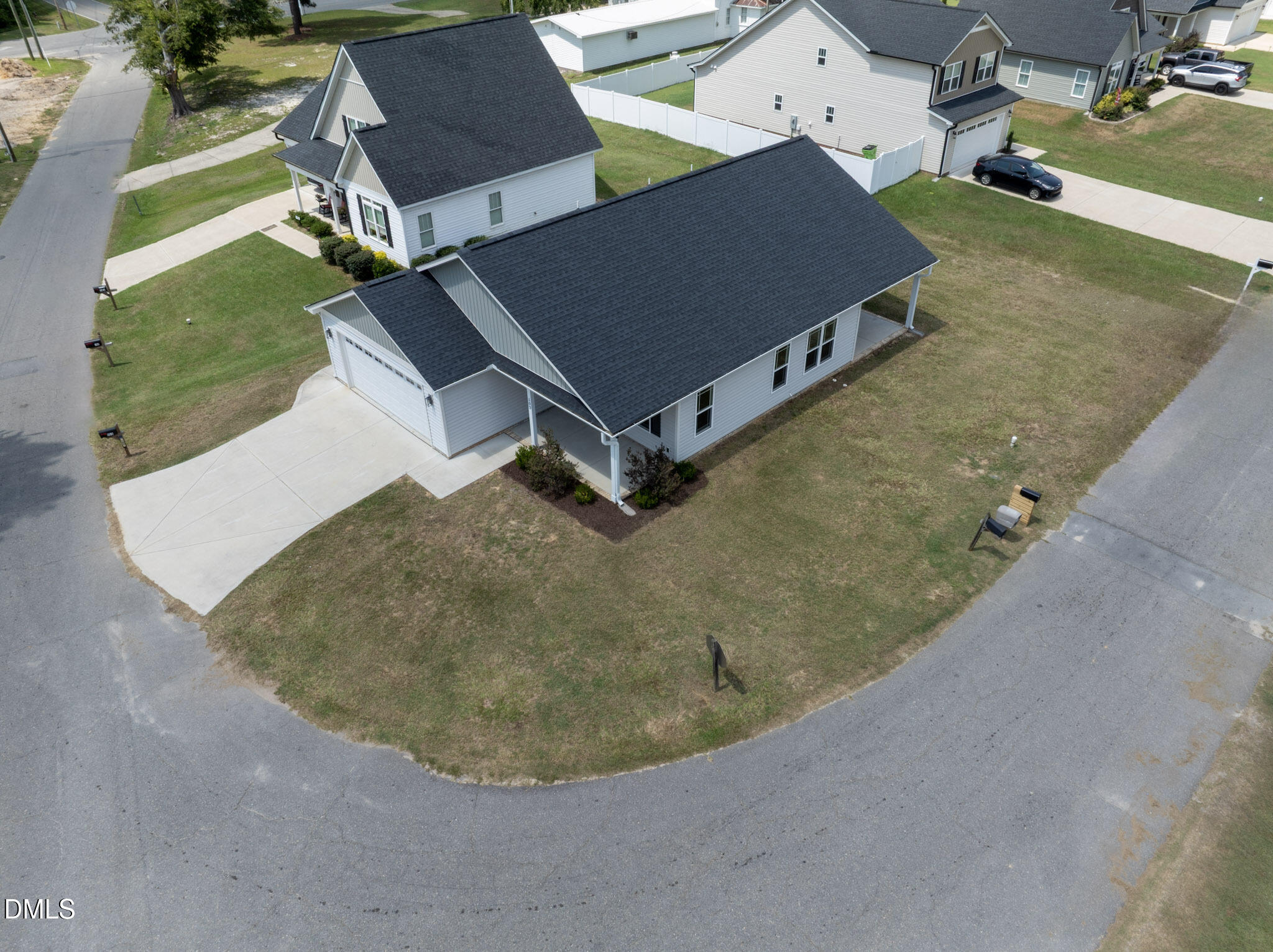 main property photo 13