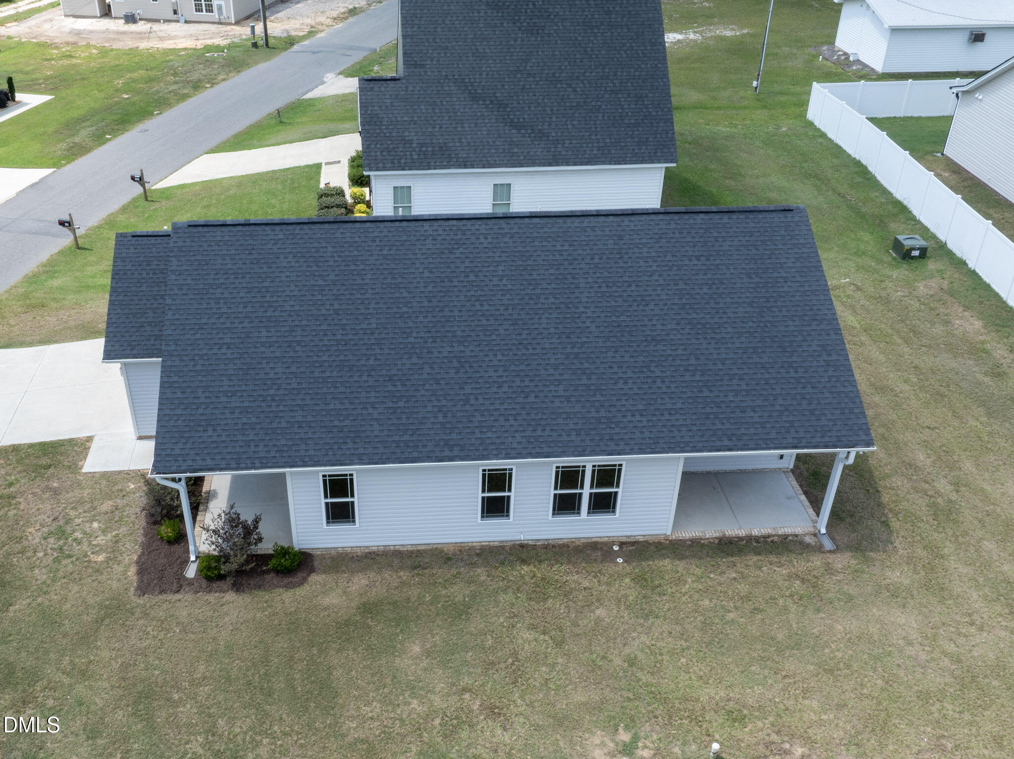 main property photo 14