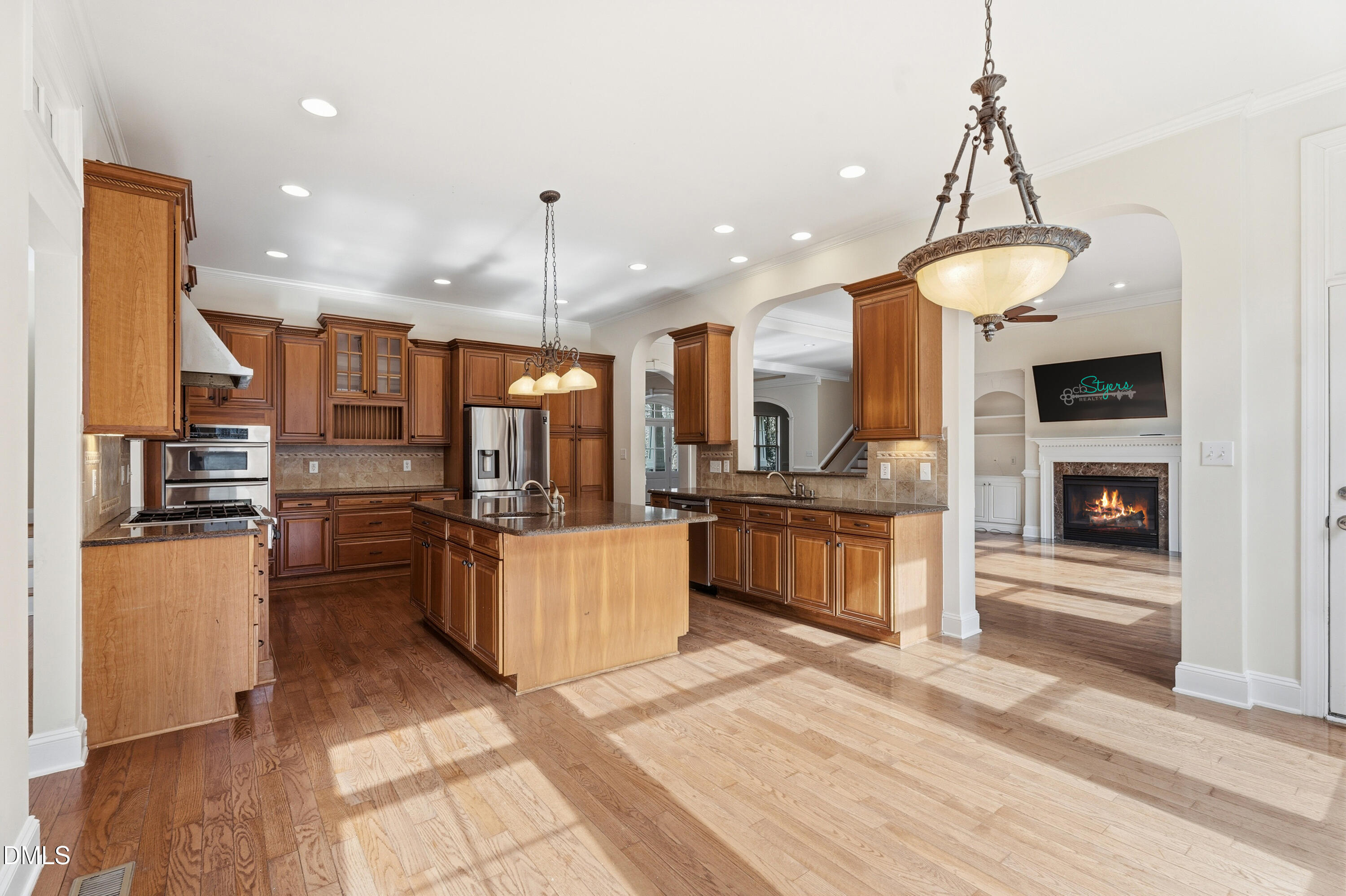main property photo 12