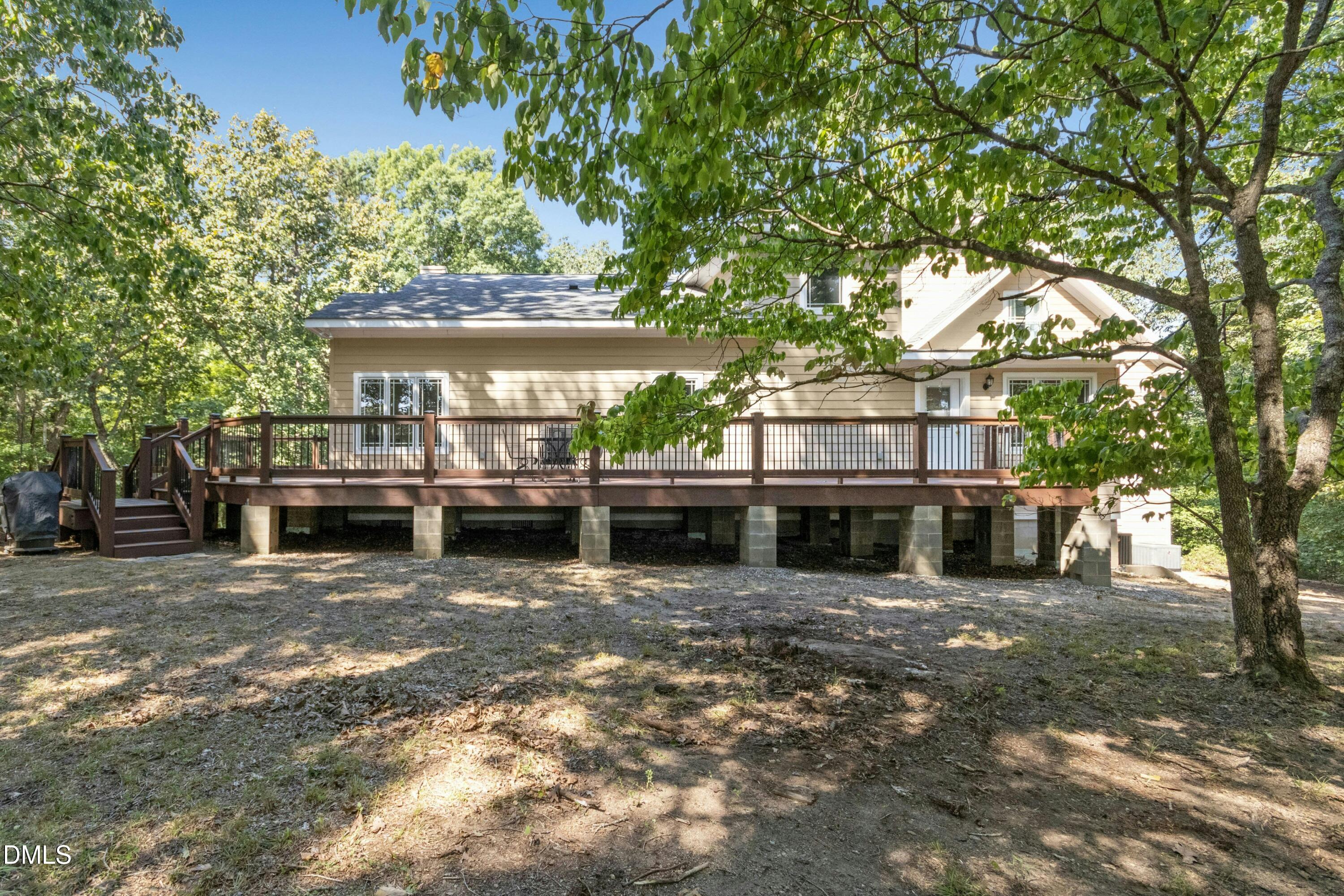 main property photo 32