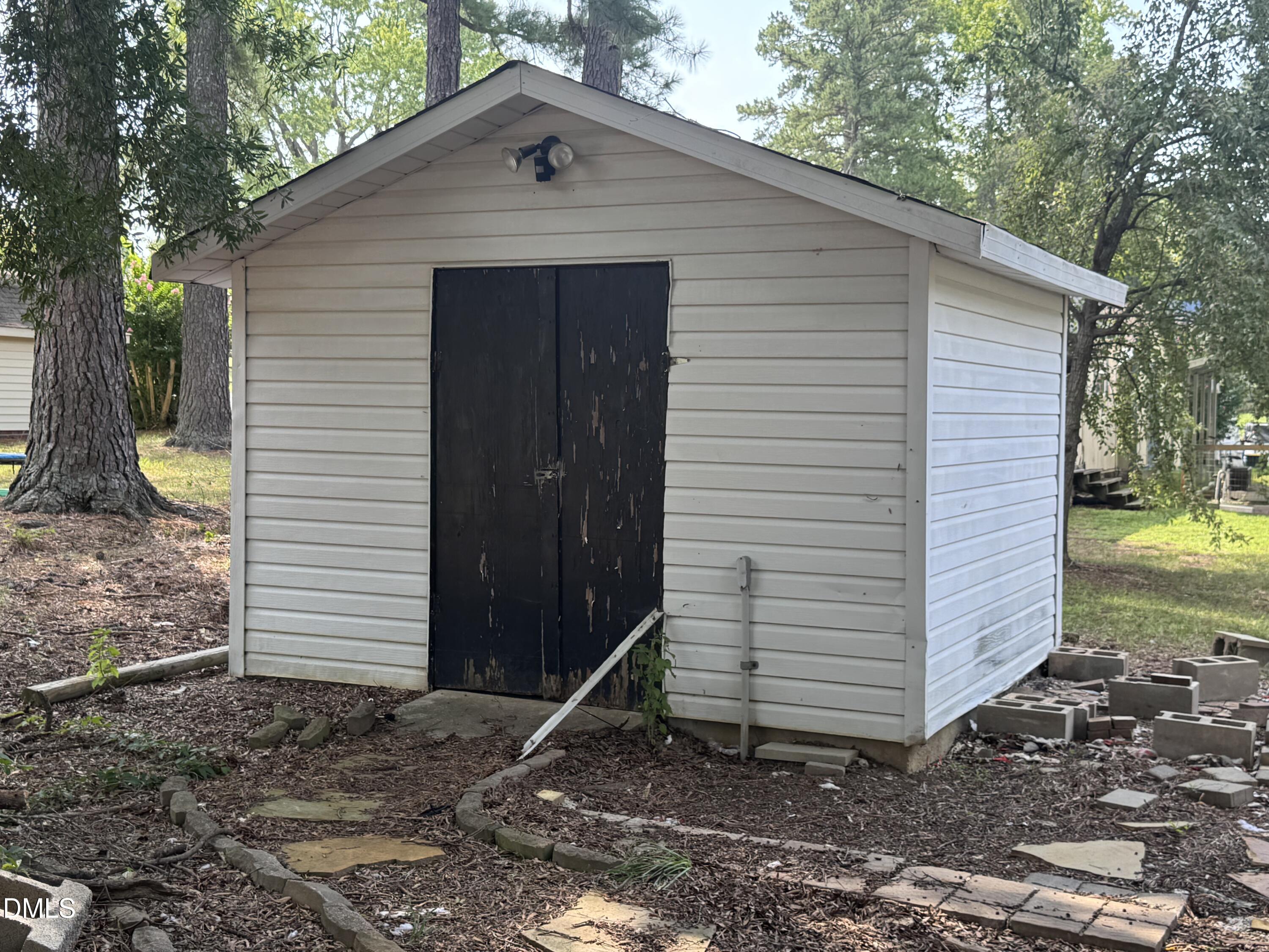main property photo 12