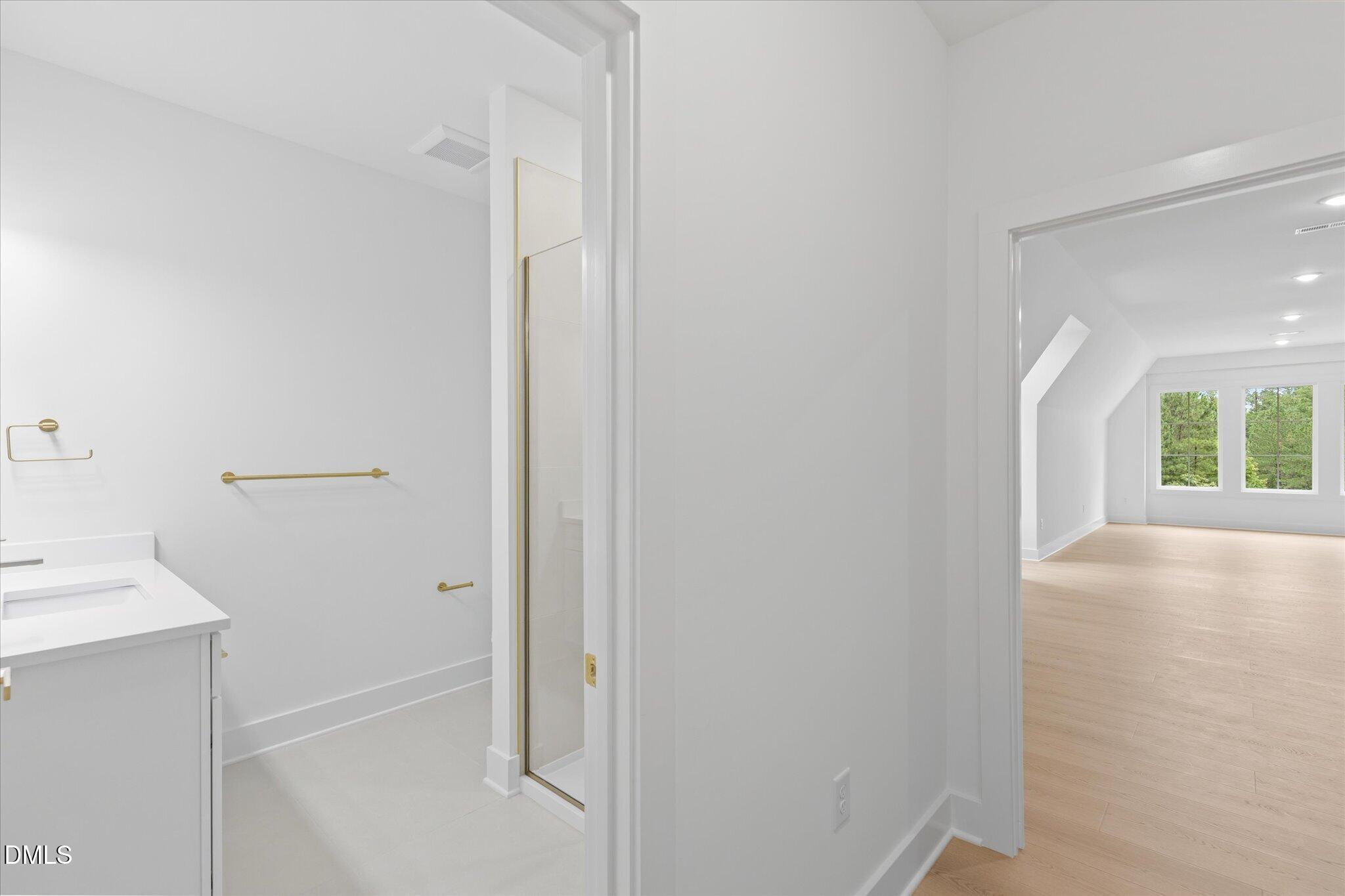 main property photo 78