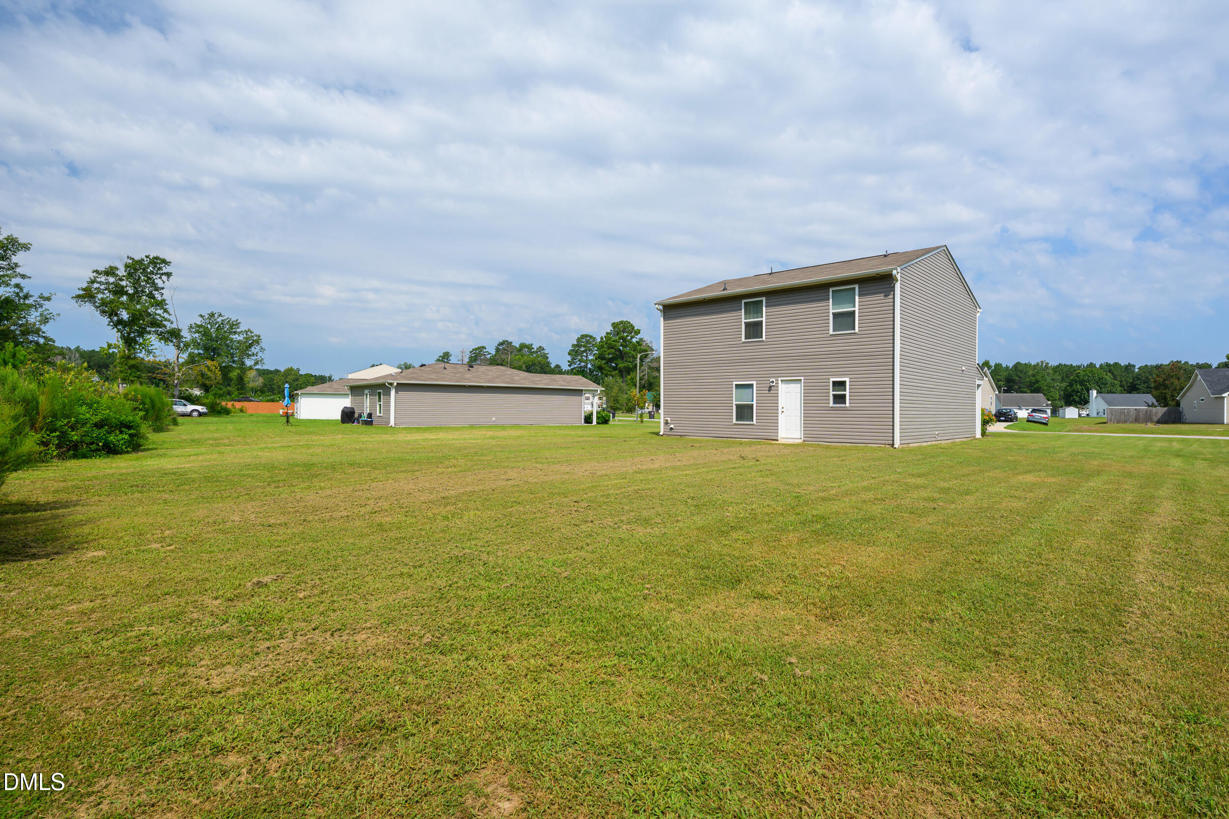 main property photo 25