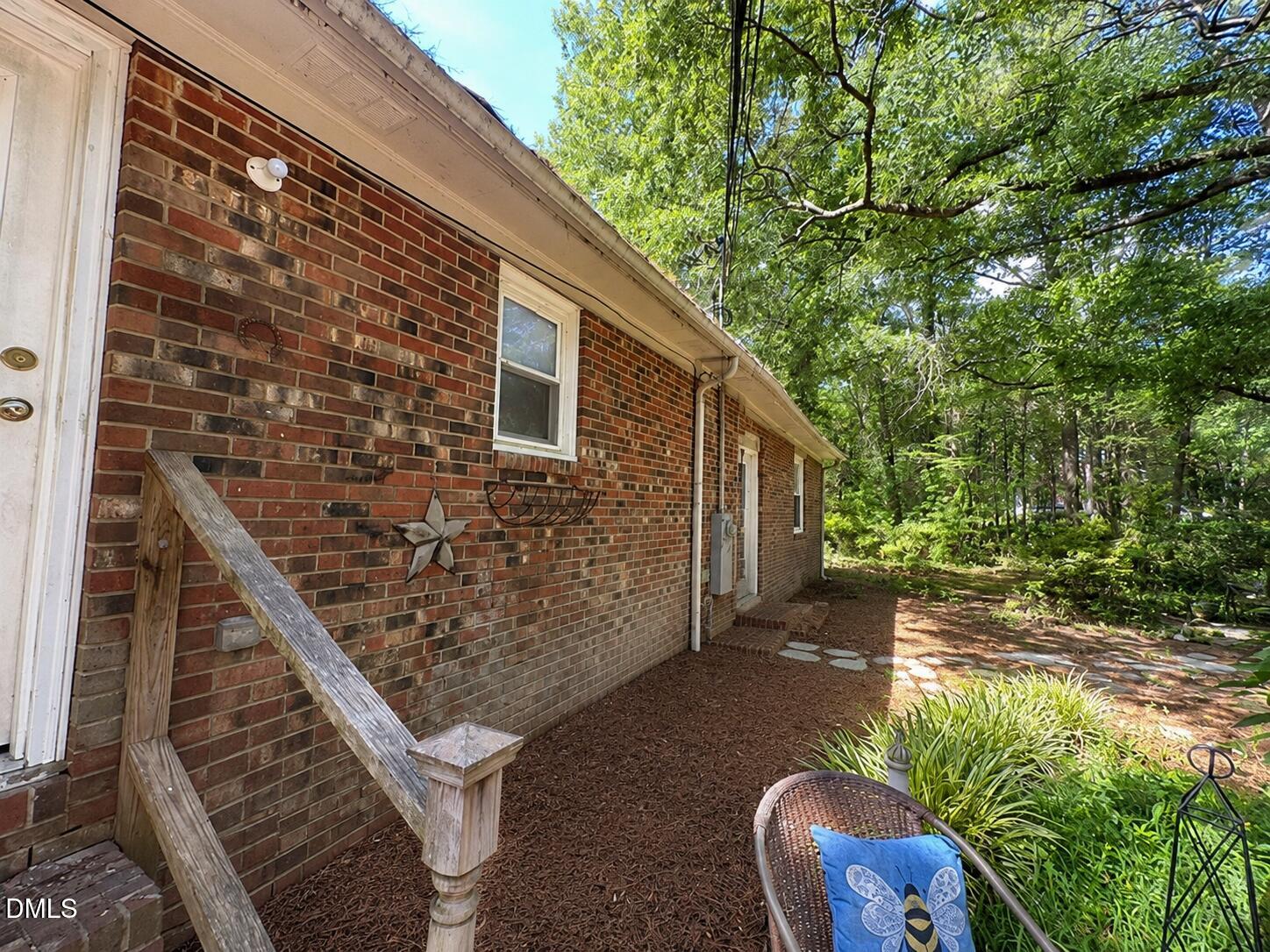 main property photo 30
